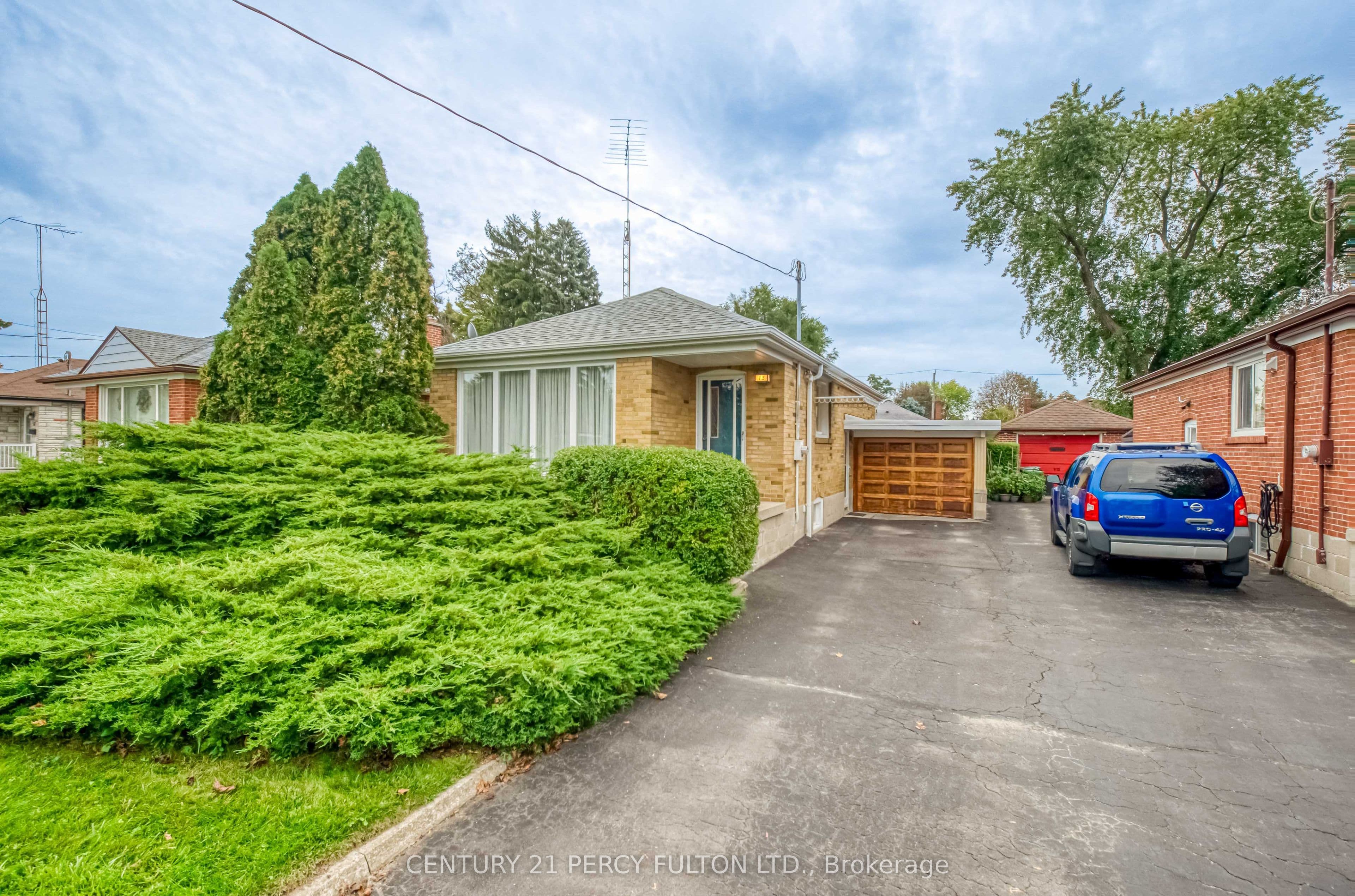 13 Graylee Avenue, Toronto, ON M1J 1M5