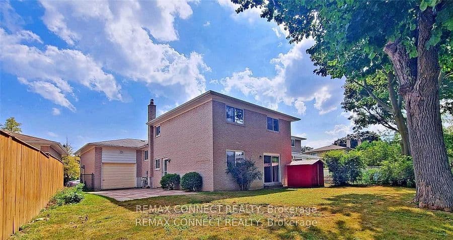 24 Lalton Place, Toronto, ON M1E 1T4