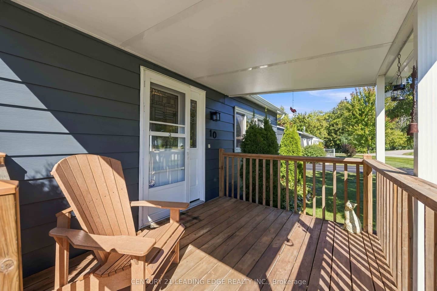 10 Hummingbird Circle, Georgina, ON L0E 1R0