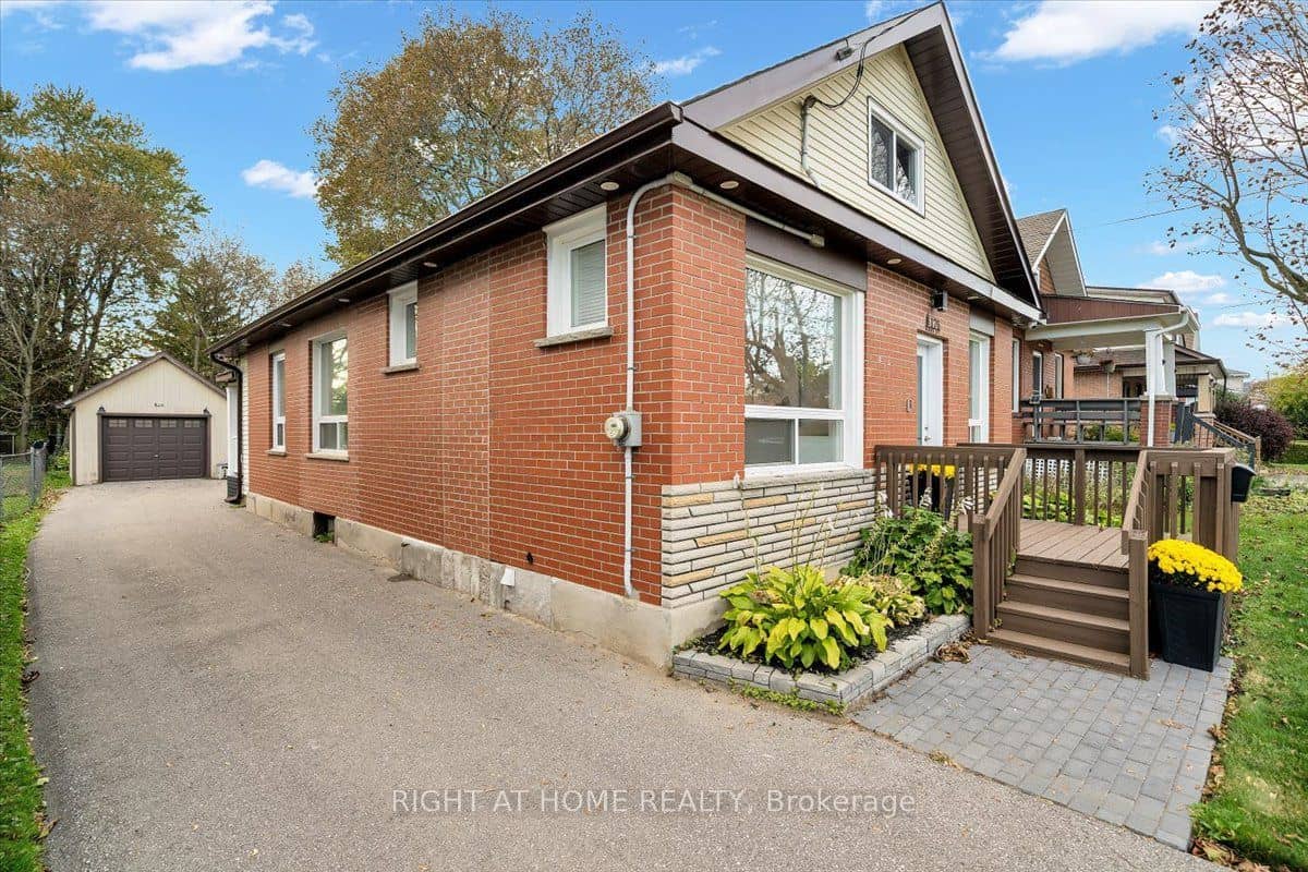 176 Burk Street, Oshawa, ON L1J 4C3