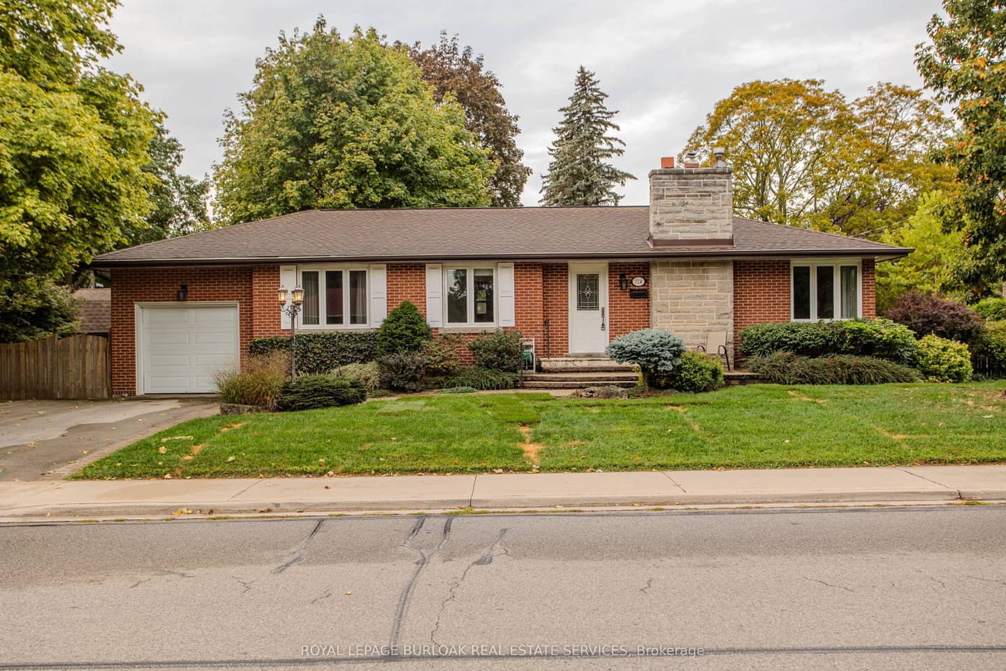 724 George Street, Burlington, ON L7R 2W2
