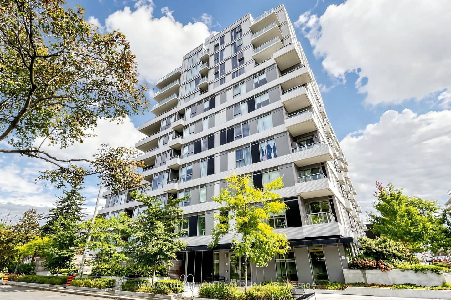 1 Cardiff Road 308, Toronto, ON M4P 0G2
