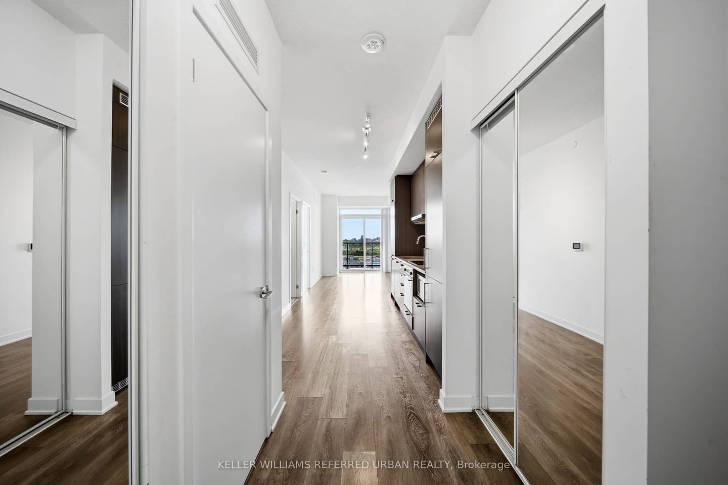 38 Honeycrisp Crescent 706, Vaughan, ON L4K 0M8