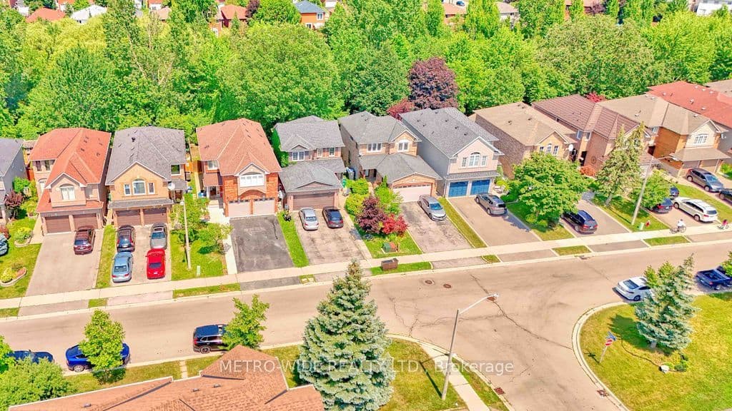 3706 Forest Bluff Crescent, Mississauga, ON L5N 7W7