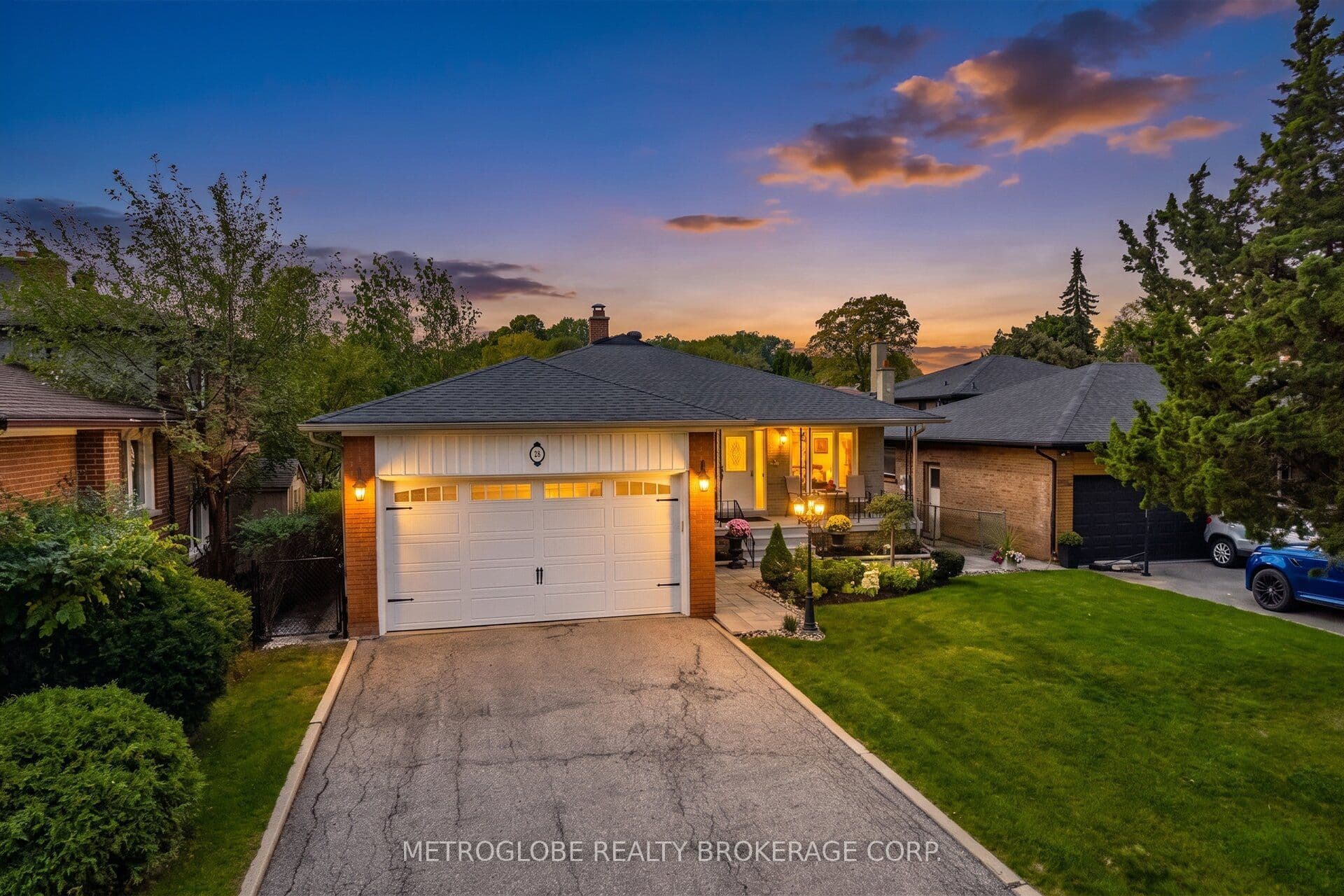 28 Eldorado Court, Toronto, ON M3J 1X1