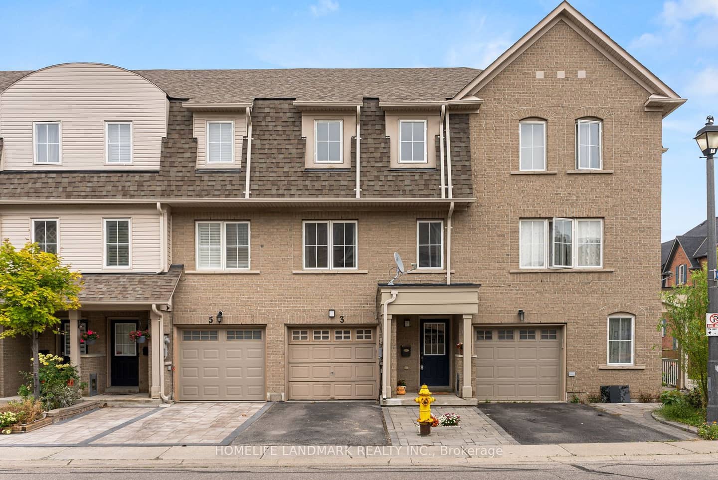 3 Brisby Mews 57, Toronto, ON M1P 5H7
