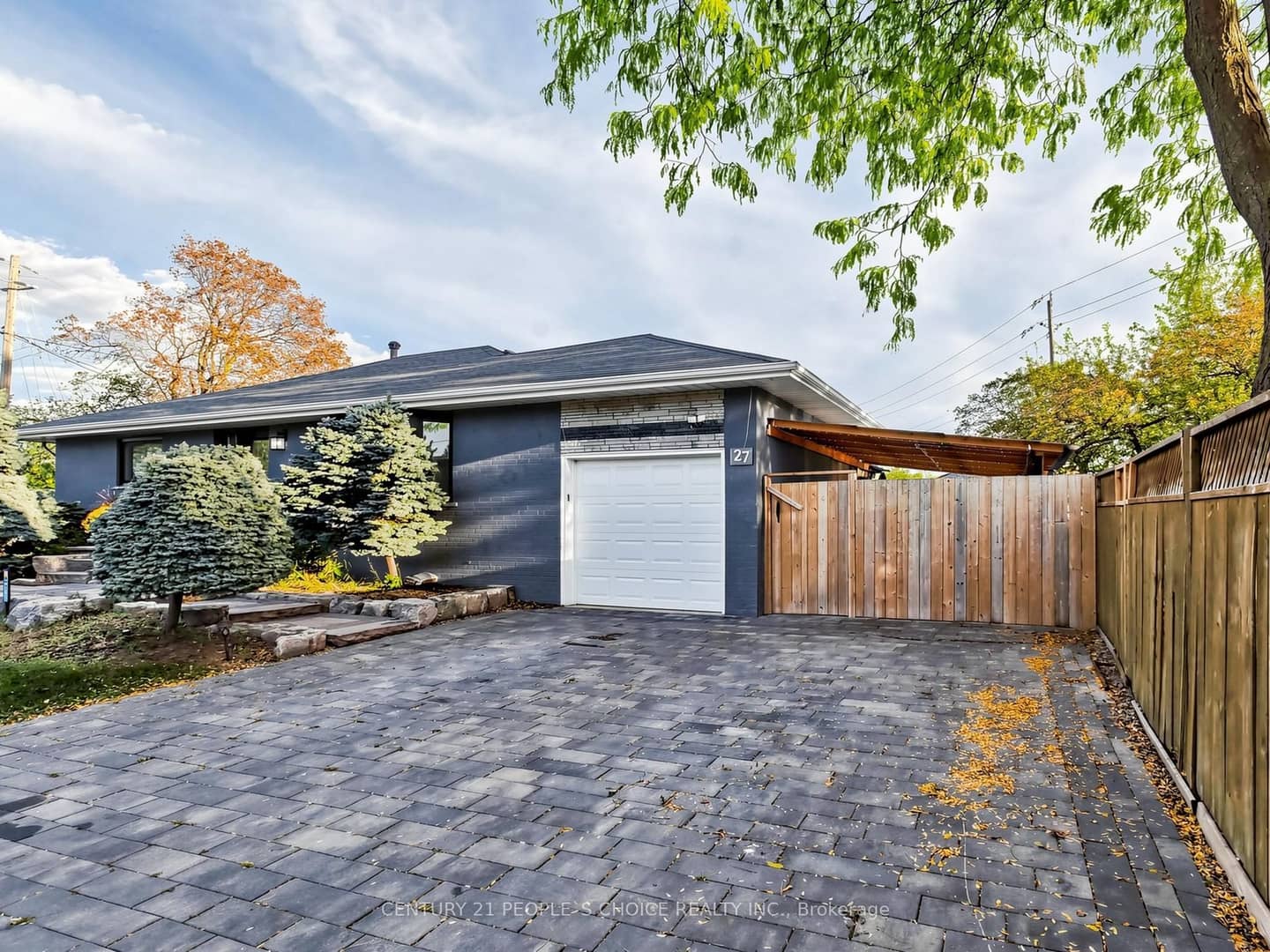 27 Matlock Avenue, Mississauga, ON L5N 2P7