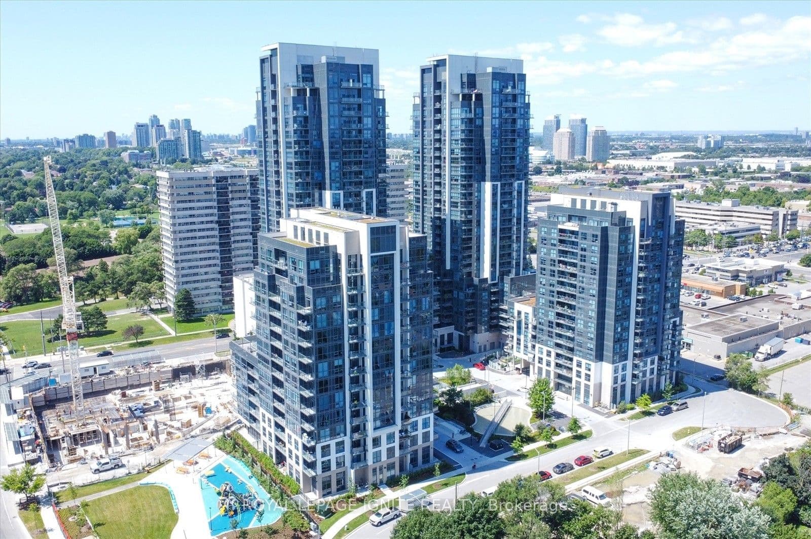30 Meadowglen Place 1110, Toronto, ON M1G 0A6
