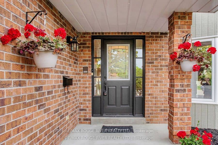1110 Timber Court, Pickering, ON L1X 1T4