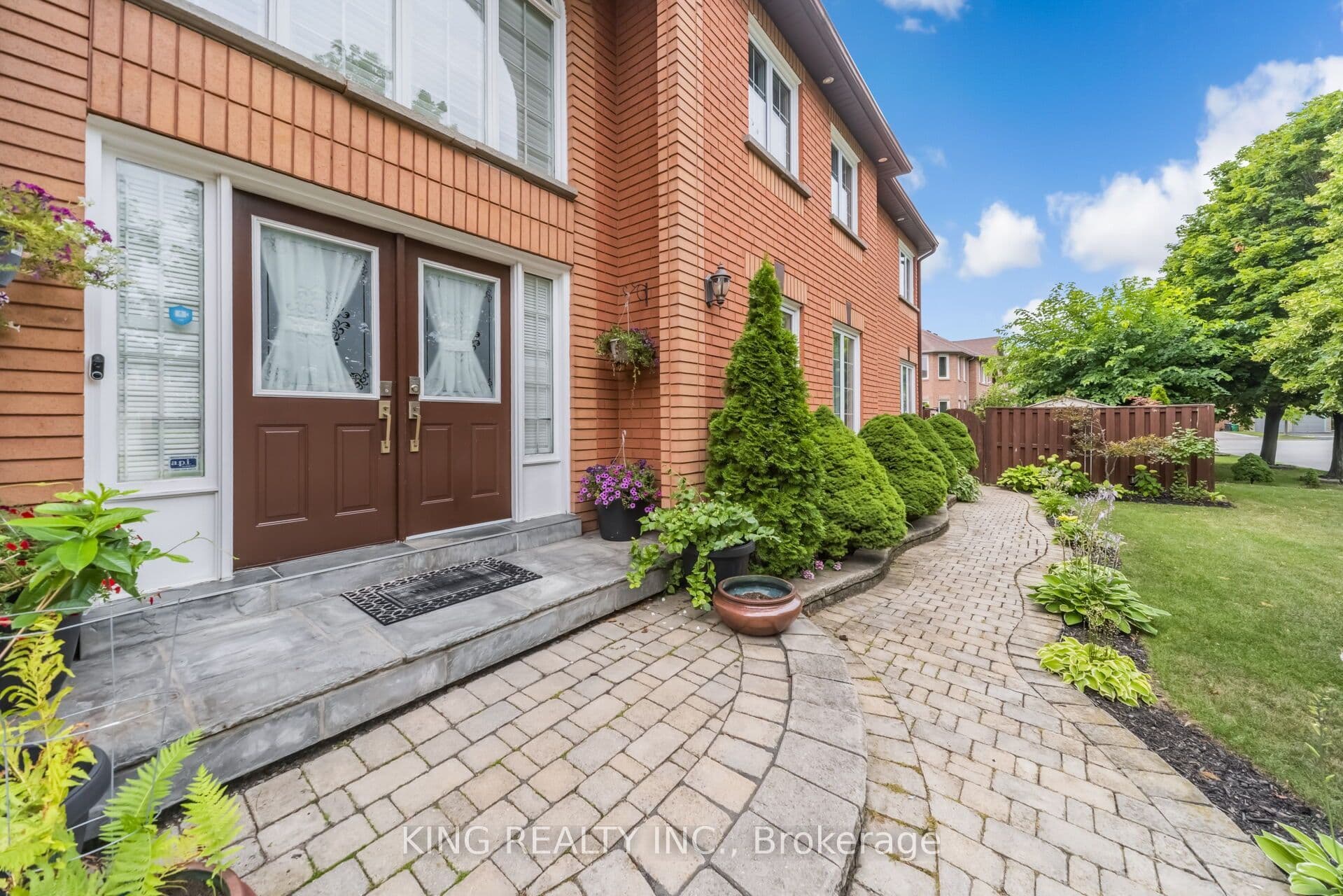 1427 Grossi Street, Mississauga, ON L5V 1T9