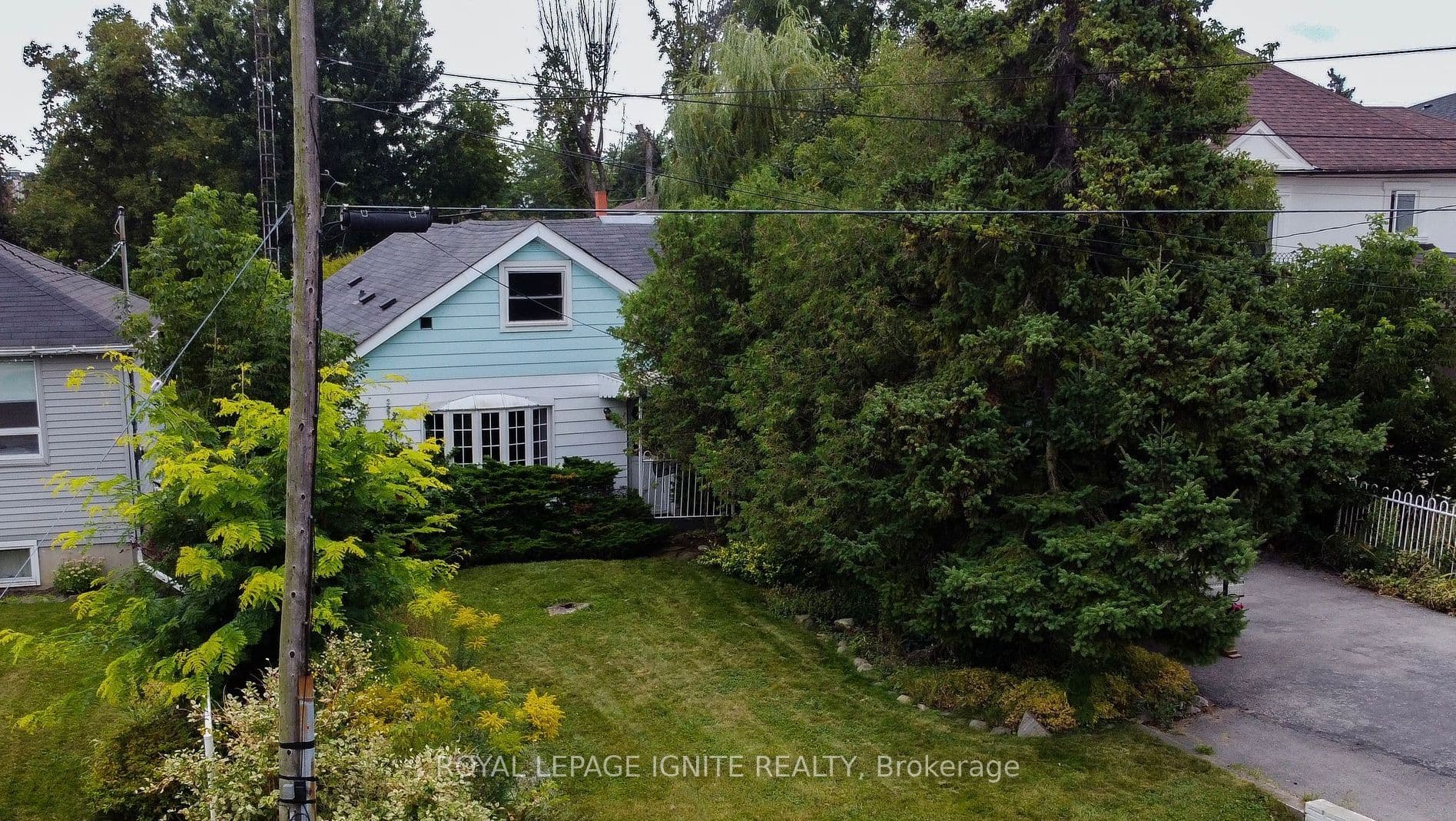 450 Marf Avenue, Mississauga, ON L5G 1T3