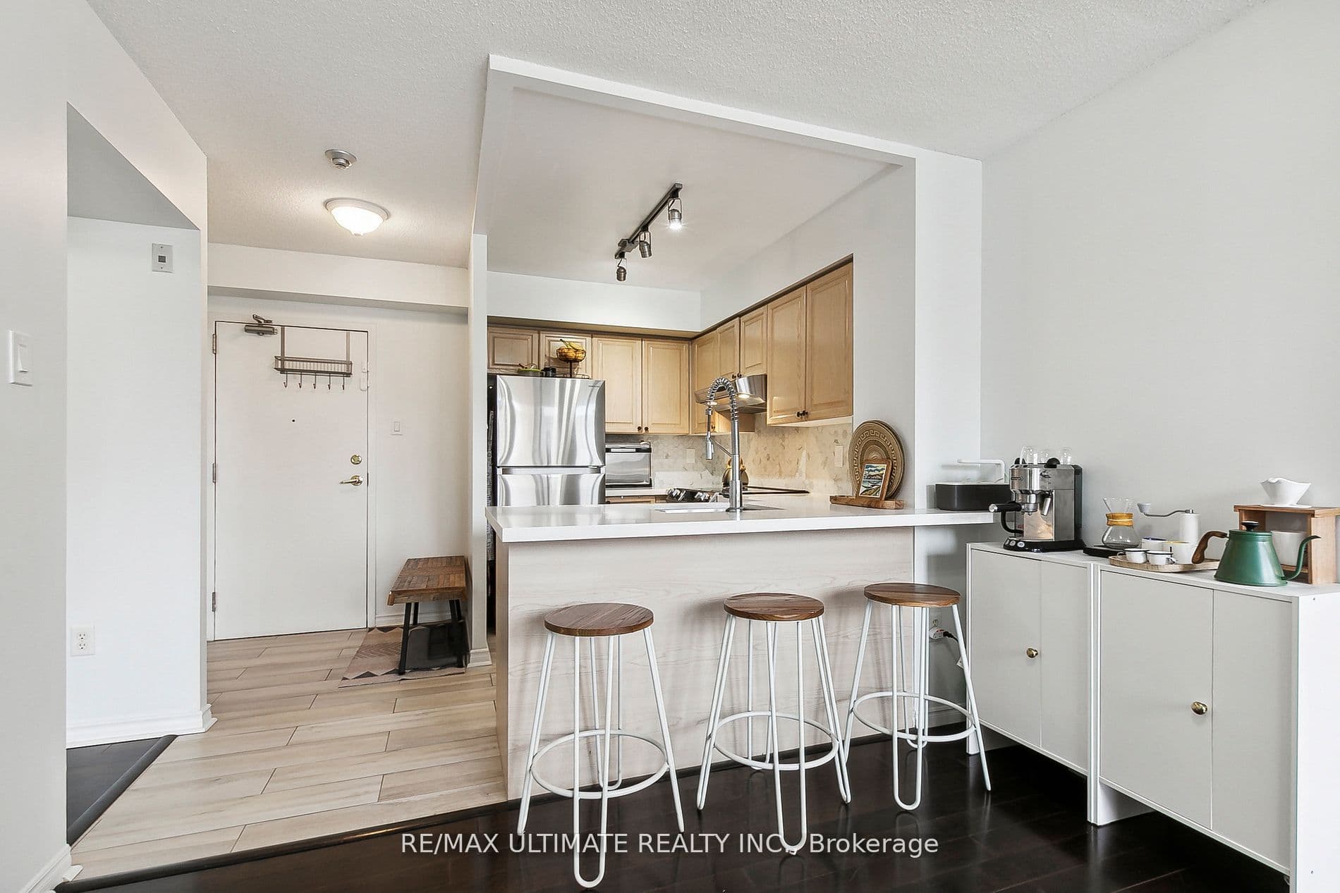 300 Balliol Street Ph14, Toronto, ON M4S 3G6
