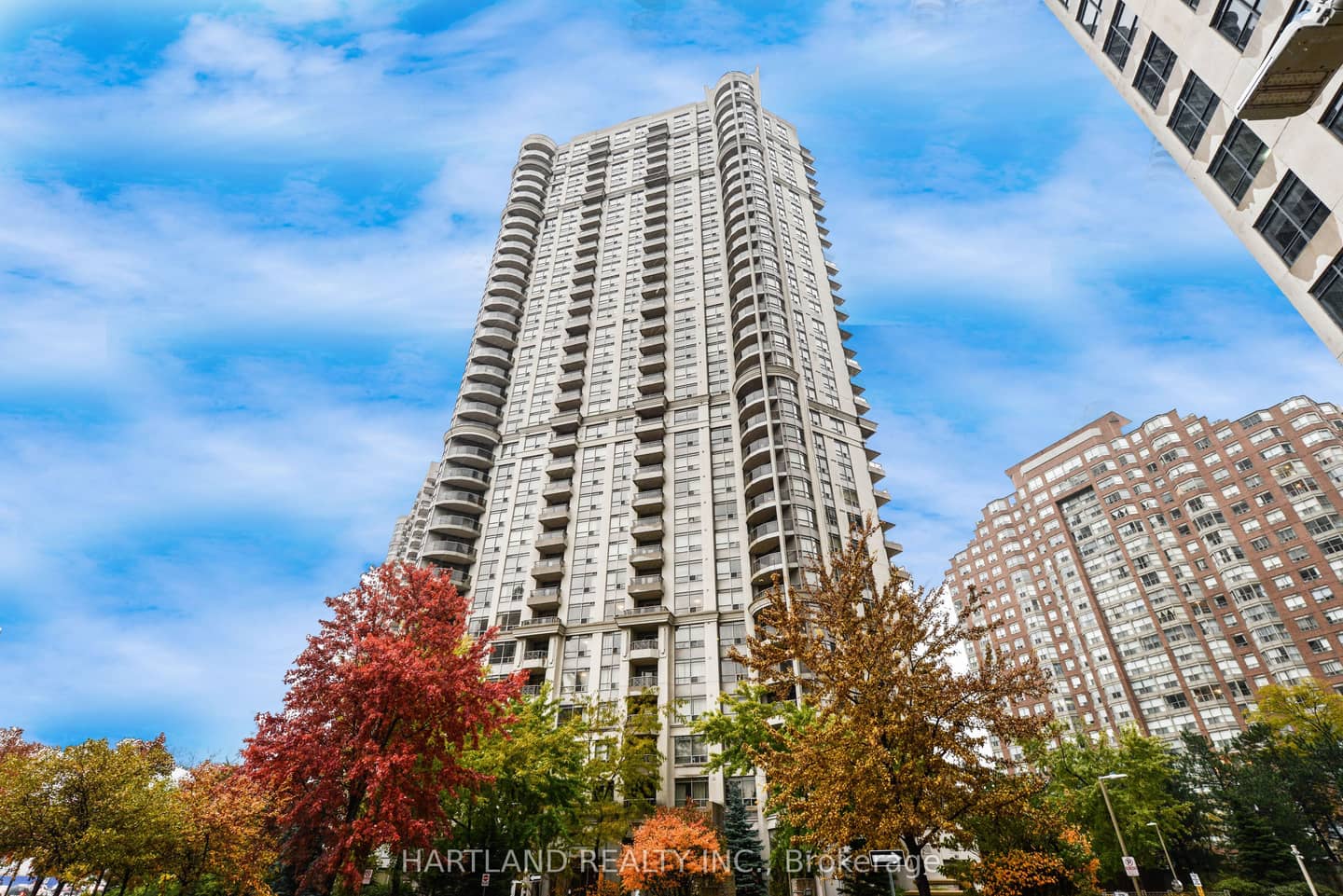 310 Burnhamthorpe Road W 405, Mississauga, ON L5B 4P9