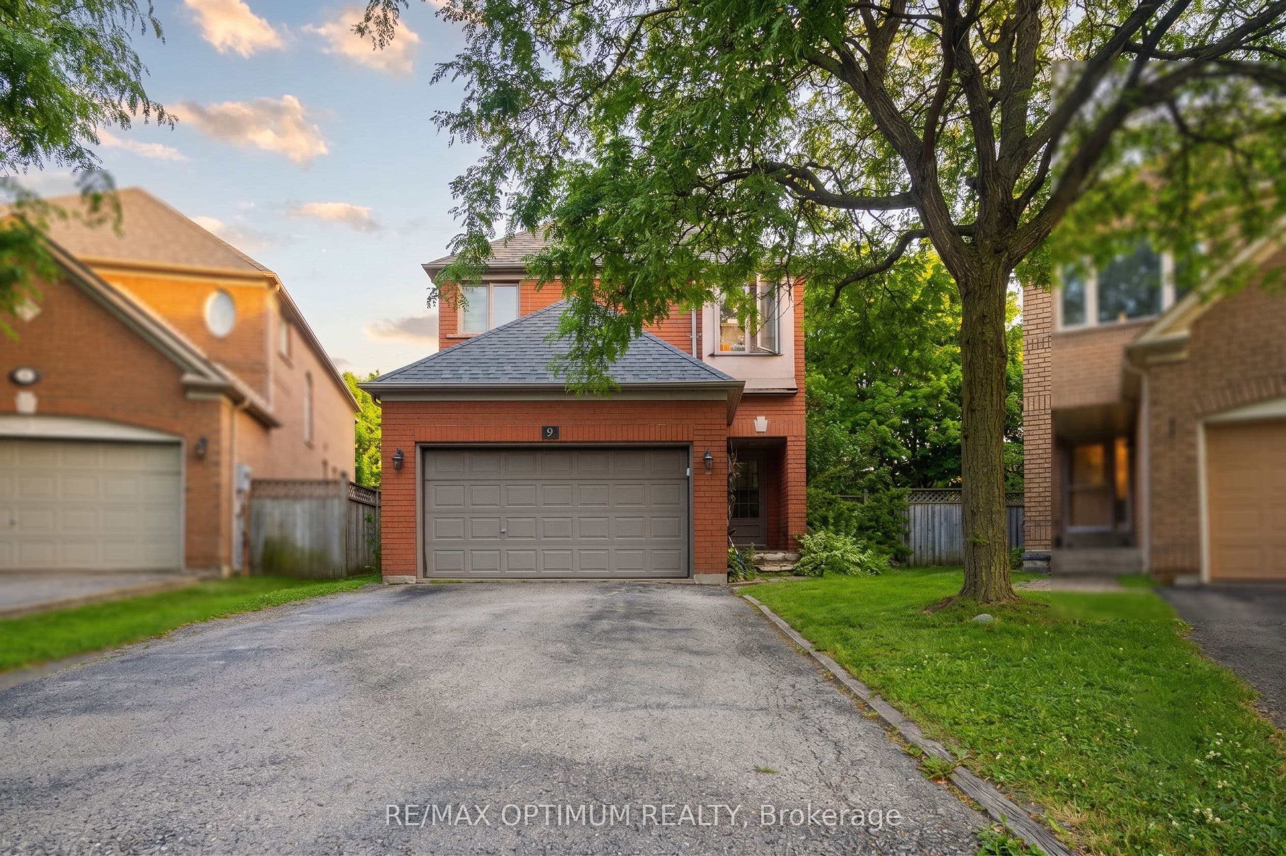 9 Inwood Place, Brampton, ON L6R 1T2