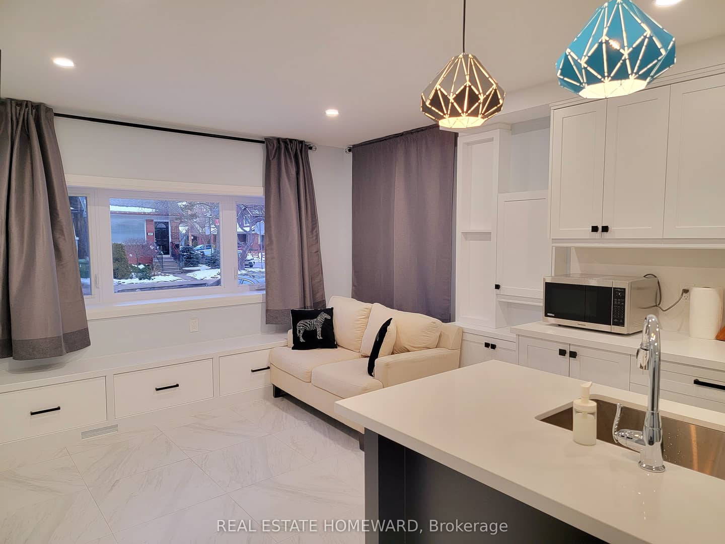434 Victoria Park Avenue, Toronto, ON M4E 3T2