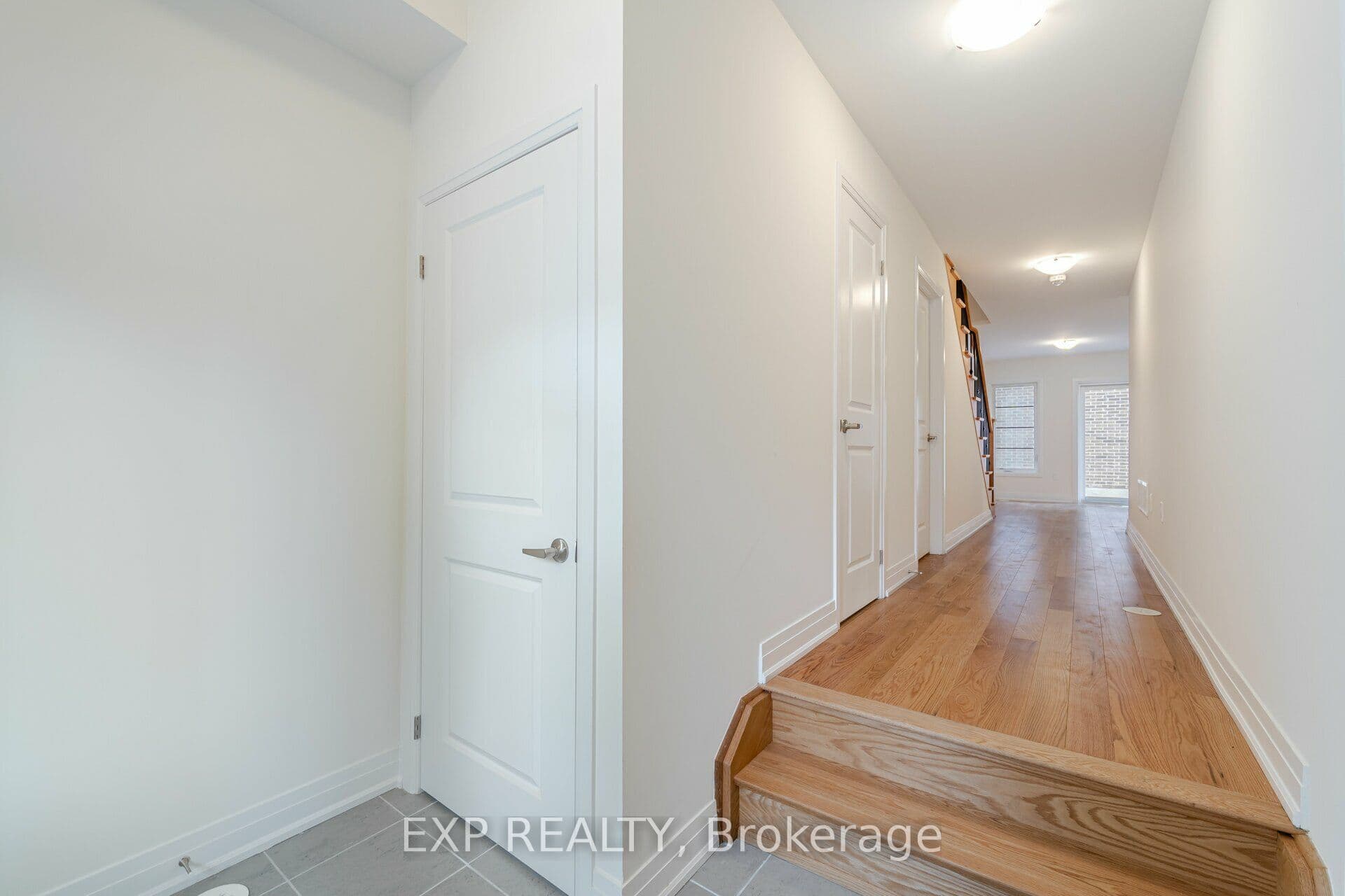 209 Wyndham Street, Mississauga, ON L5M 2S5
