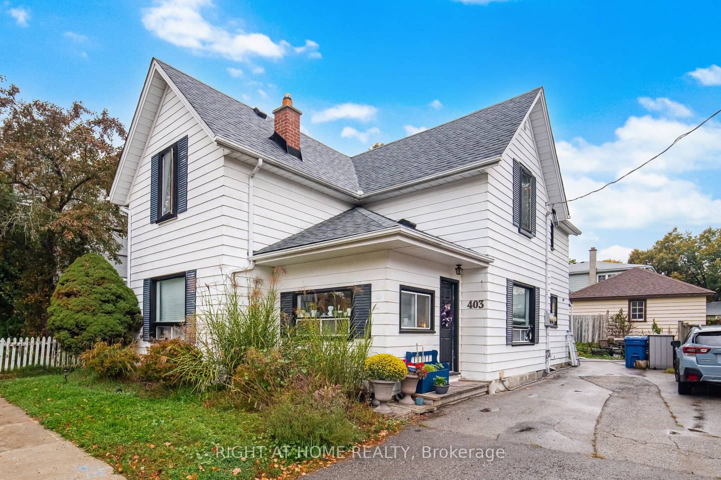 403 Park Avenue, Newmarket, ON L3Y 1V7