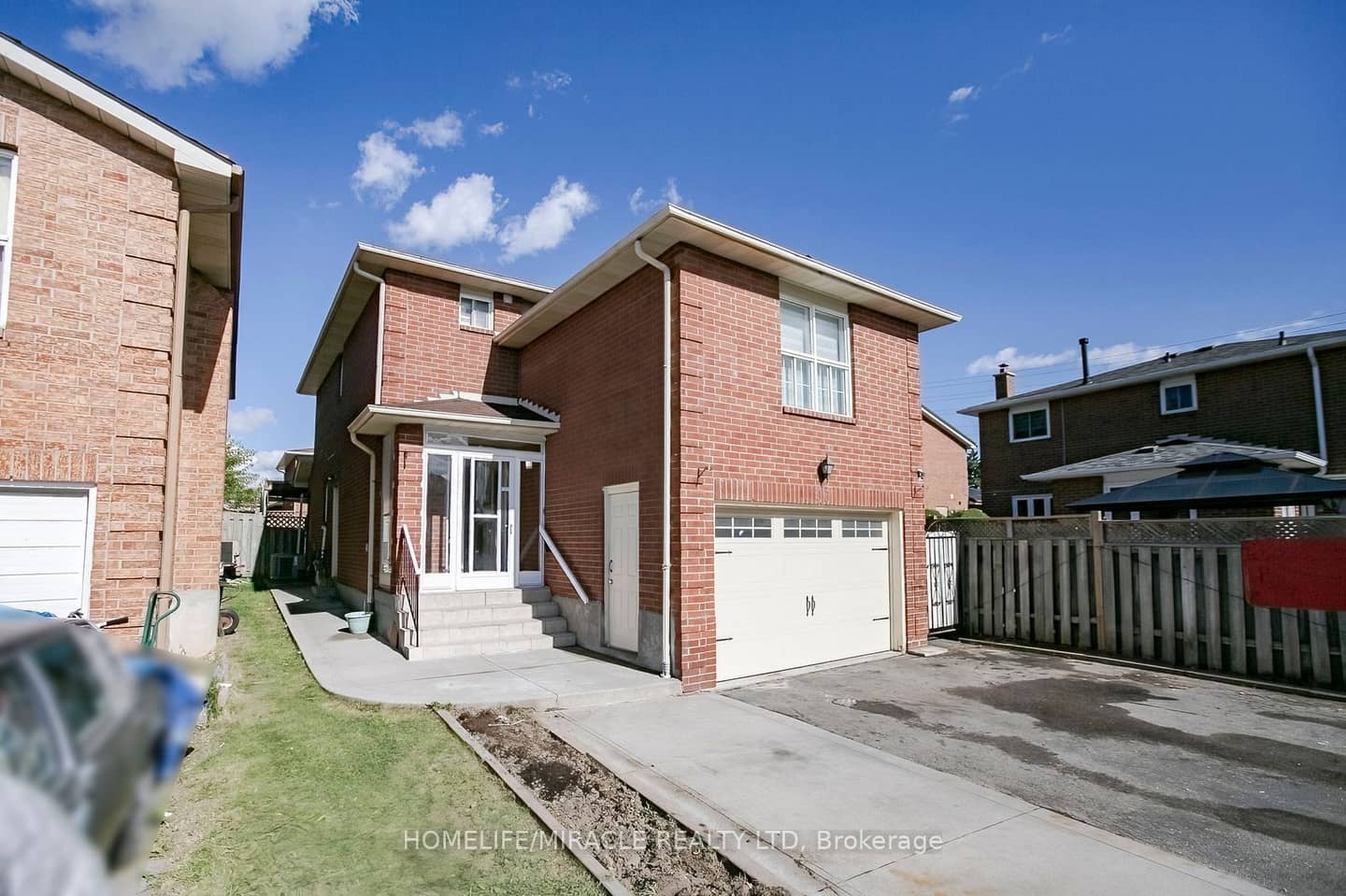 33 Adam Street, Brampton, ON L6Z 2S2