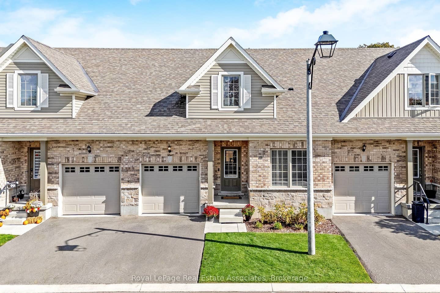 19 Braida Lane 10, Halton Hills, ON L7J 0B7