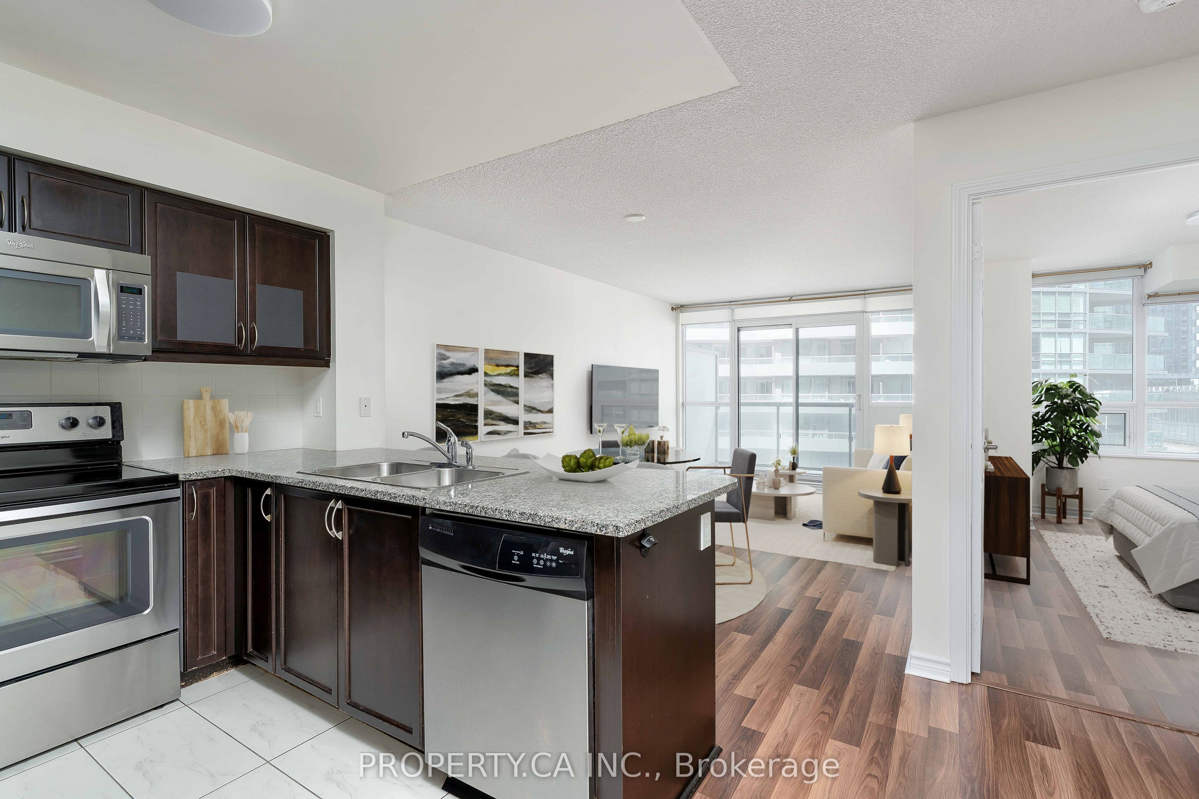 25 Lower Simcoe Street 803, Toronto, ON M5J 3A1