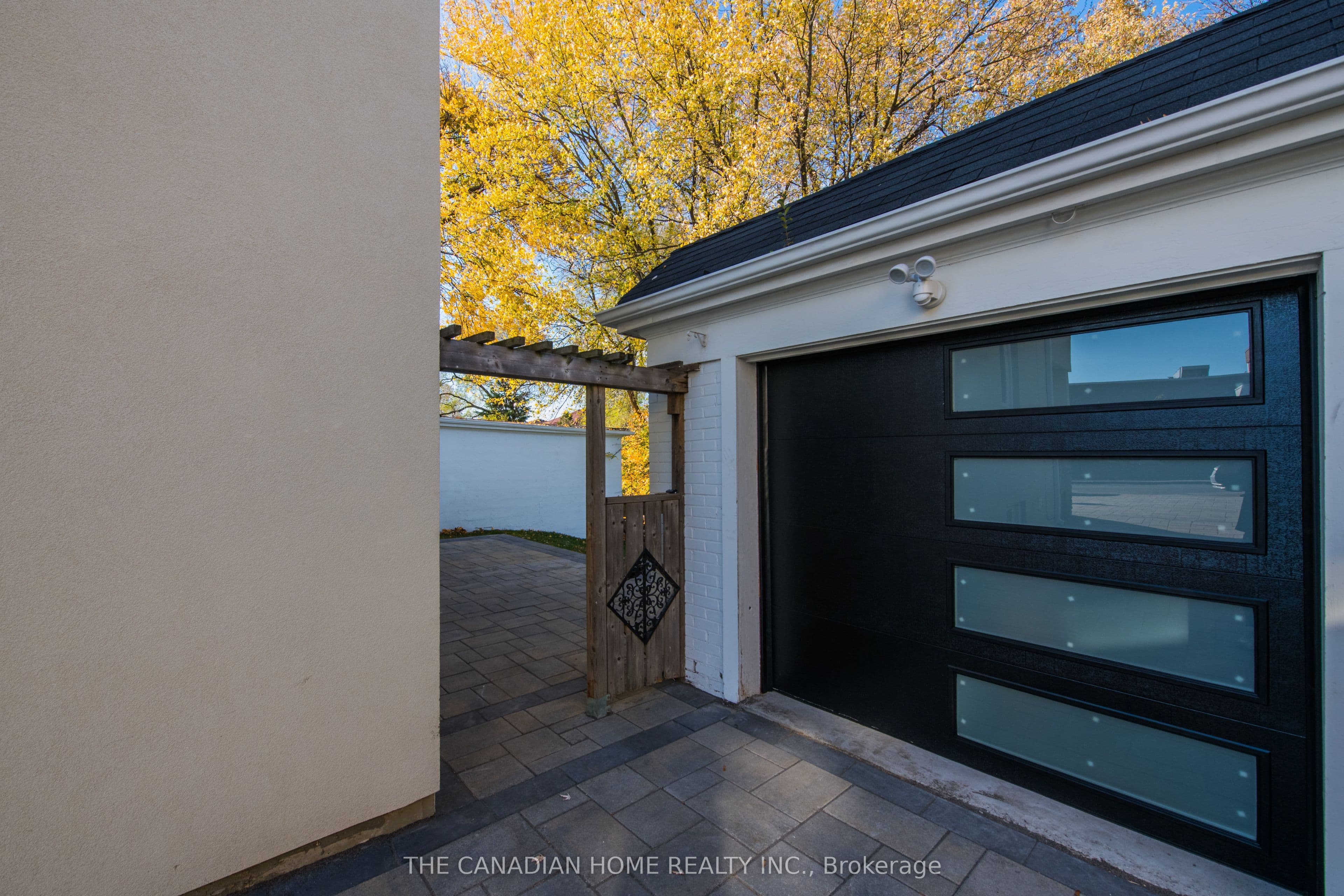 8 Clearview Heights BASEMENT, Toronto, ON M6M 1Z9