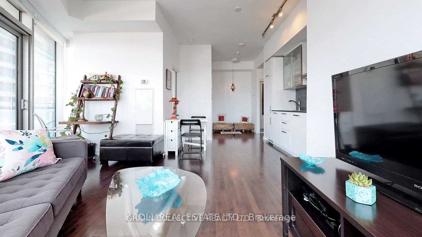 12 York Street 3107, Toronto, ON M5J 0A9