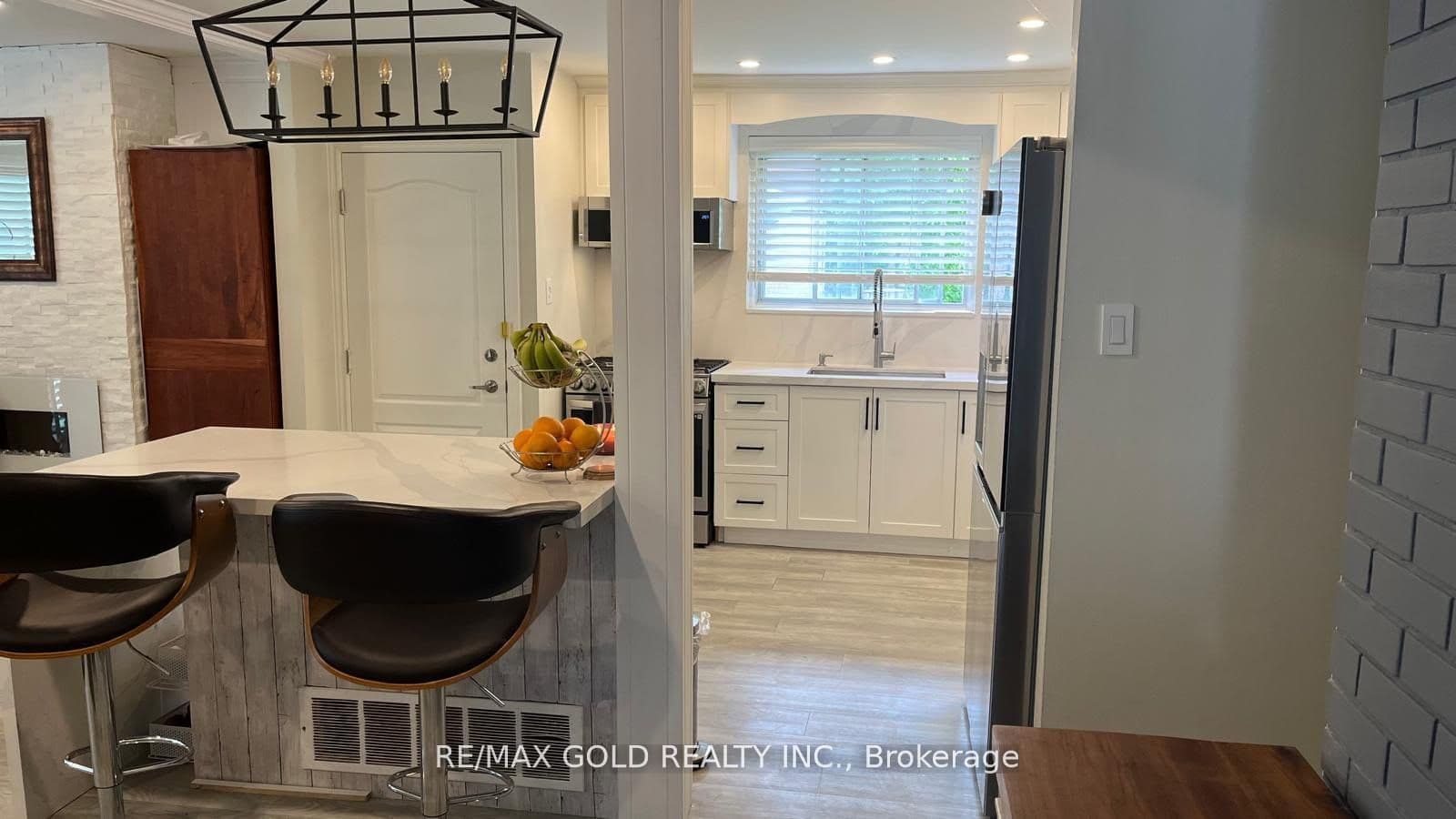 42 Beechwood Crescent, Brampton, ON L6T 1Y1