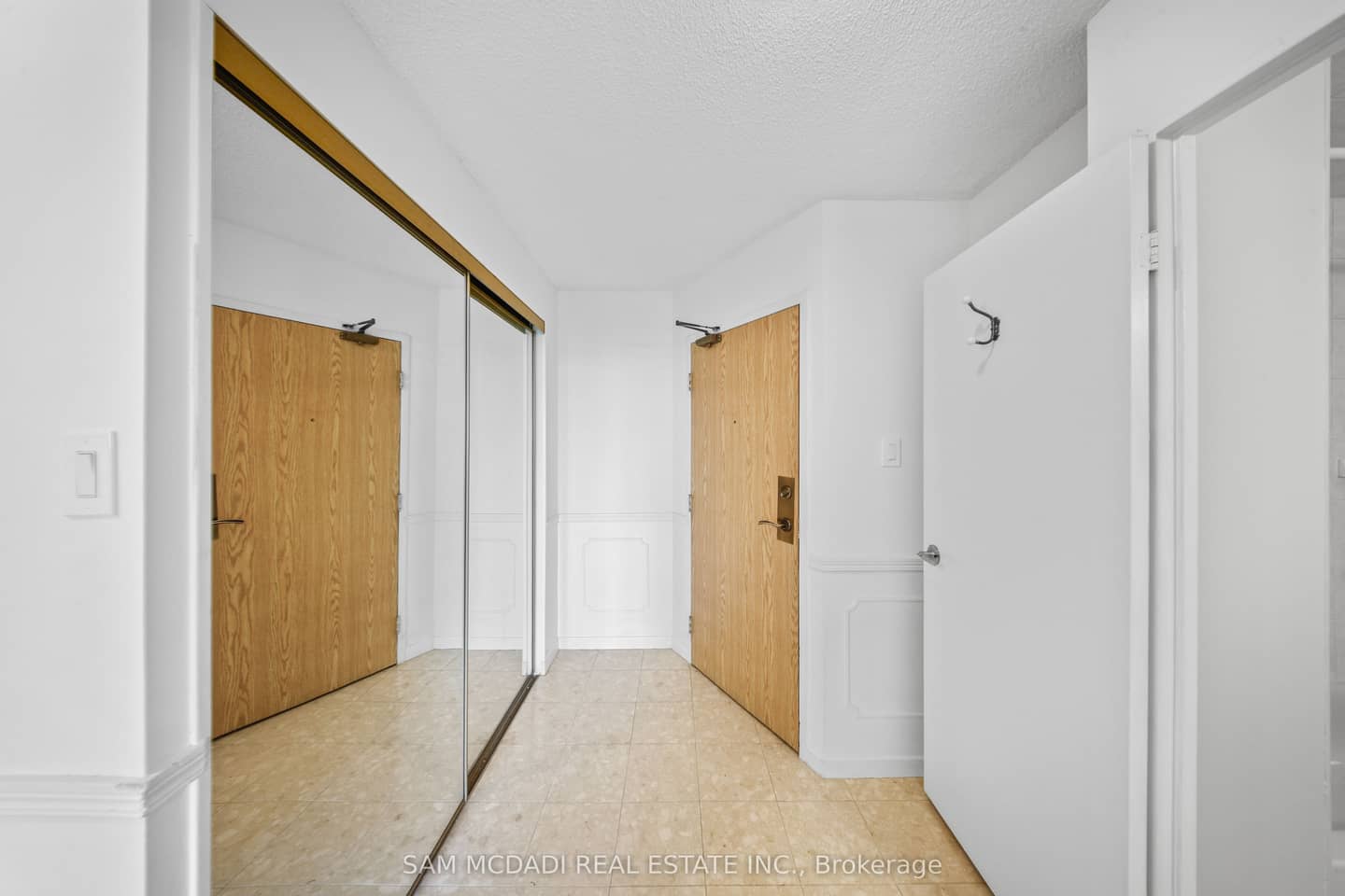 1300 Bloor Street 1007, Mississauga, ON L4Y 3Z2