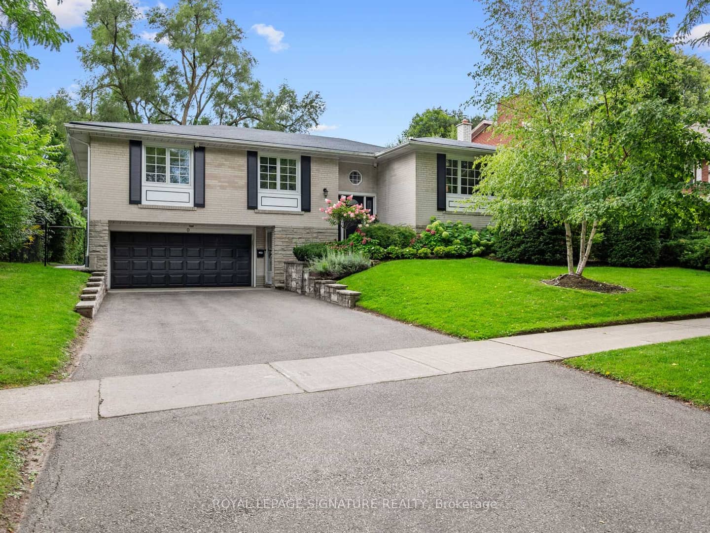 9 Danville Drive, Toronto, ON M2P 1H7