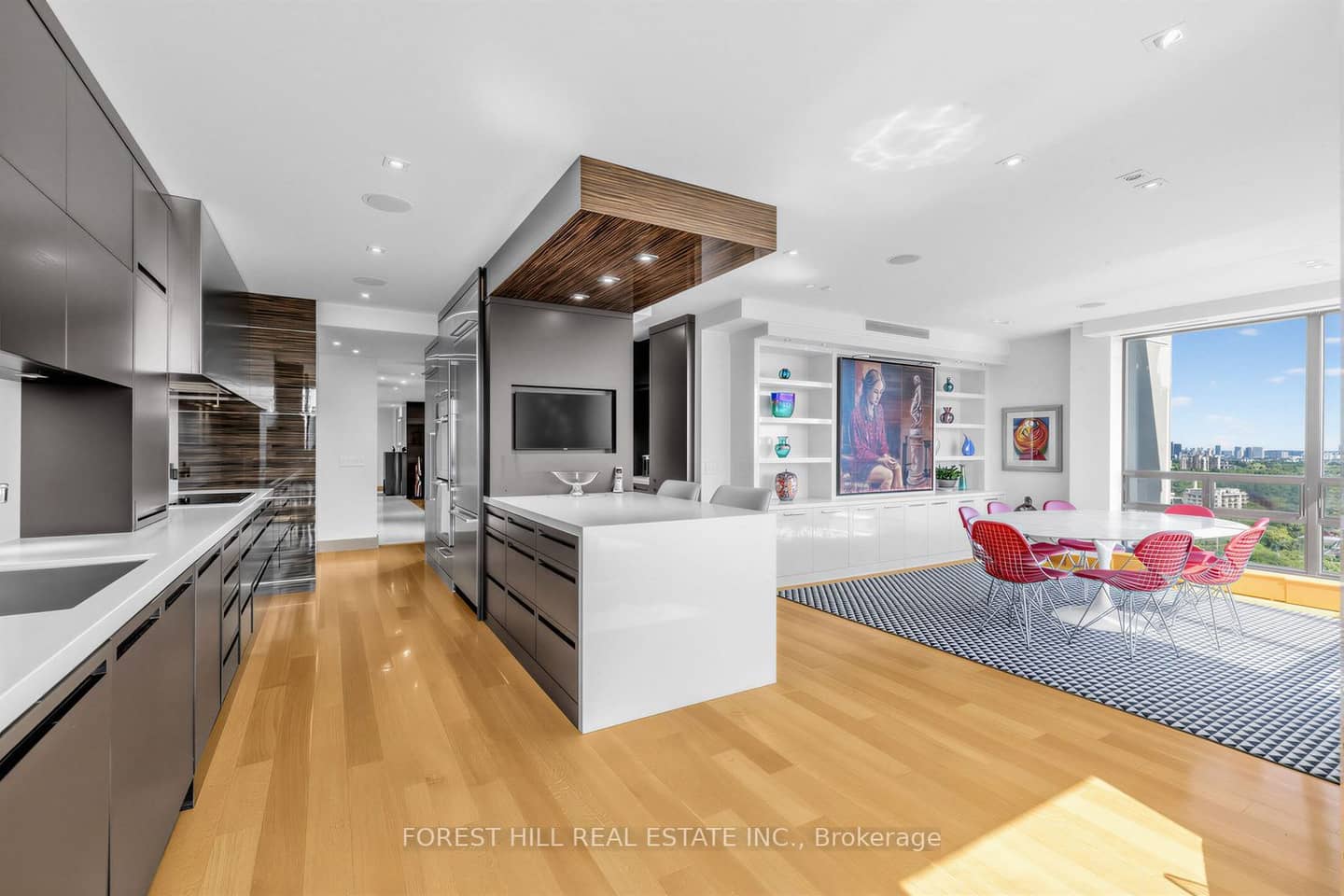 625 Avenue Road 2003, Toronto, ON M4V 2K7