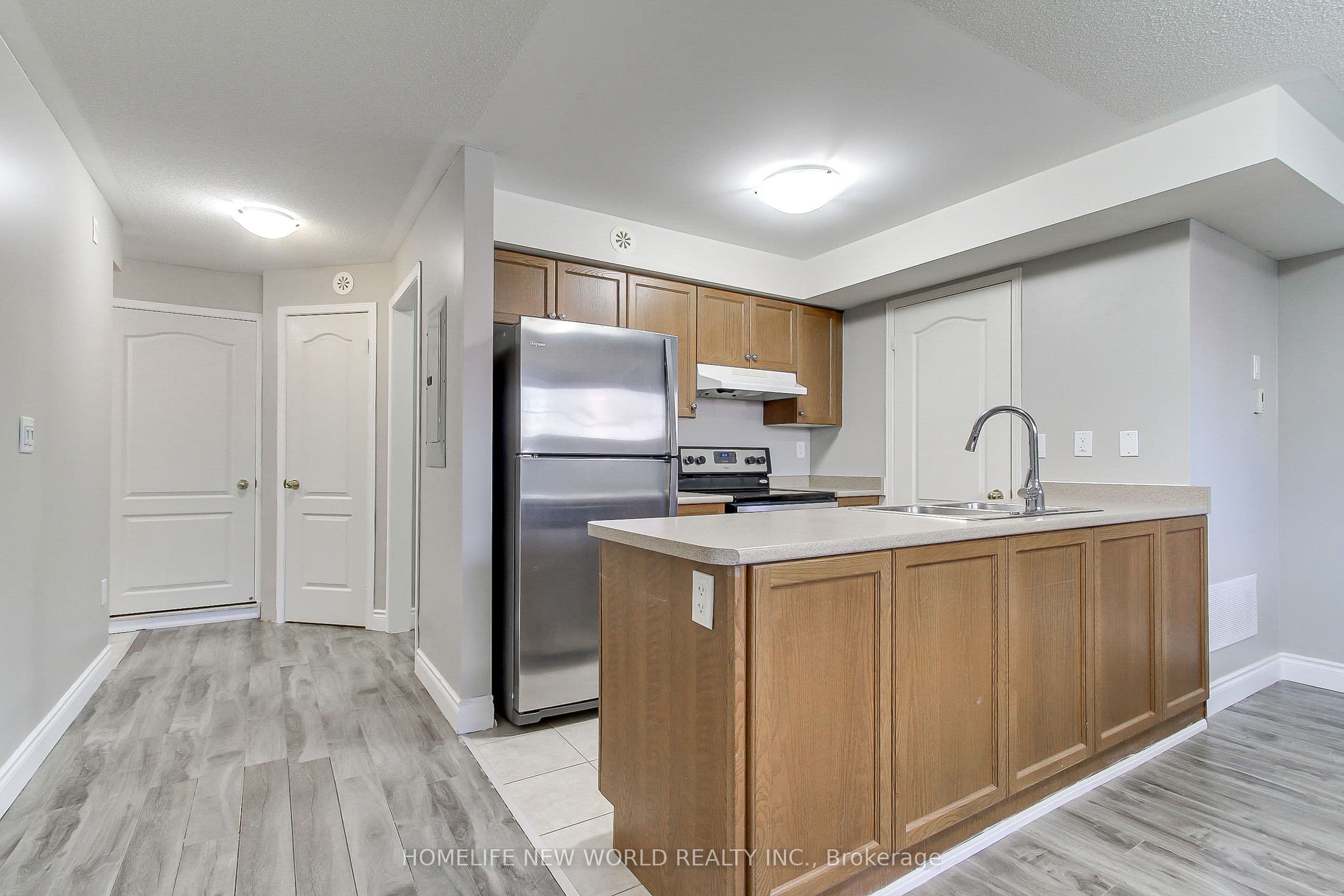 133 Isaac Devins Boulevard 3, Toronto, ON M9M 0C4