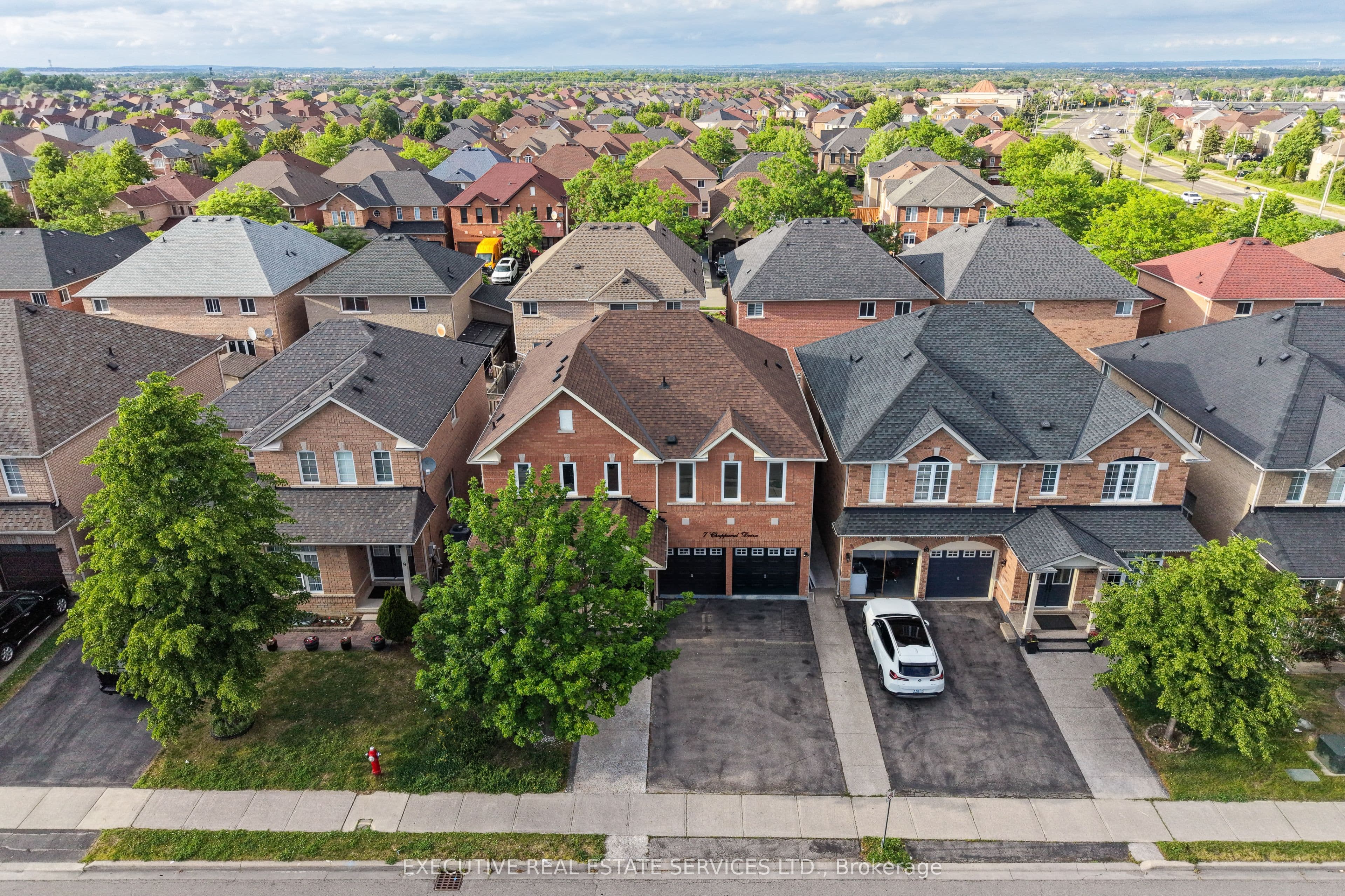 7 Chapparal Drive, Brampton, ON L6R 3C5