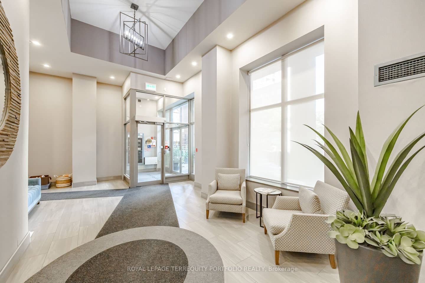18 Merton Street 303, Toronto, ON M4S 3G9