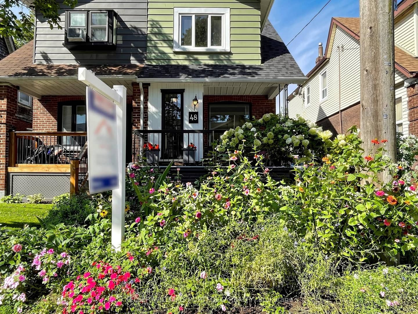 48 Hiltz Avenue, Toronto, ON M4L 2N5