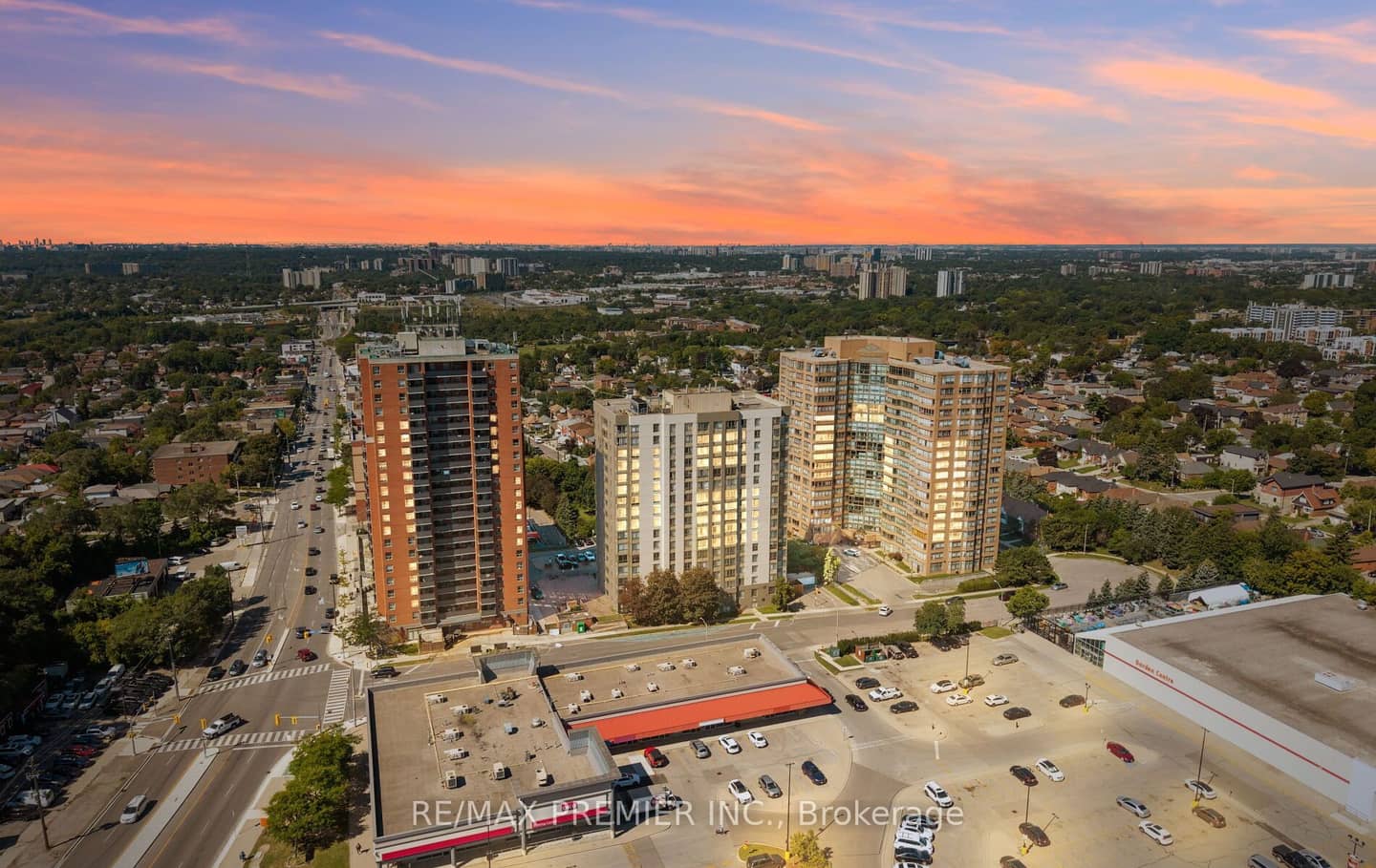 2470 Eglinton Avenue W 209, Toronto, ON M6M 5E7