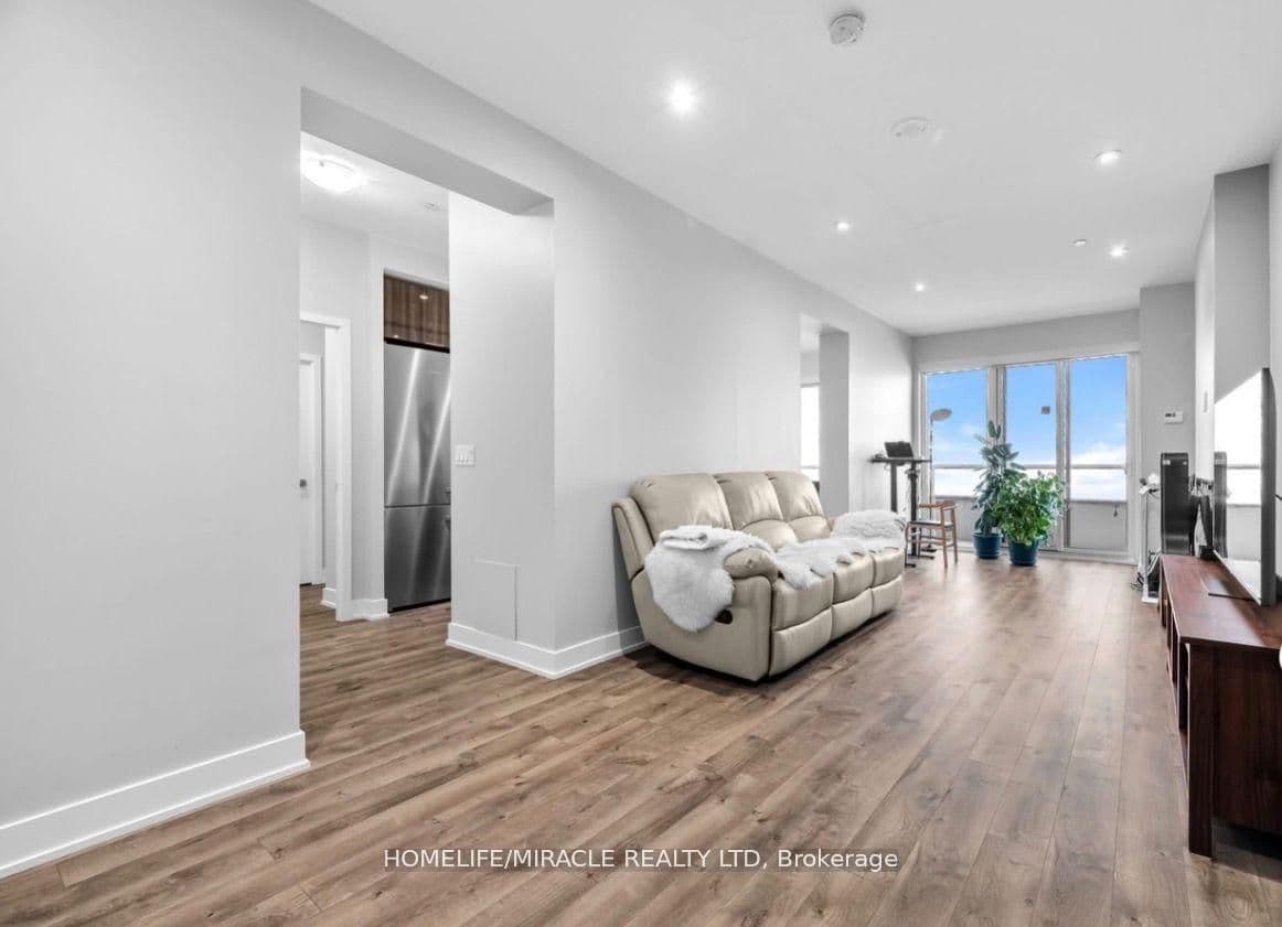 20 Shore Breeze Drive 4804, Toronto, ON M8V 0C7