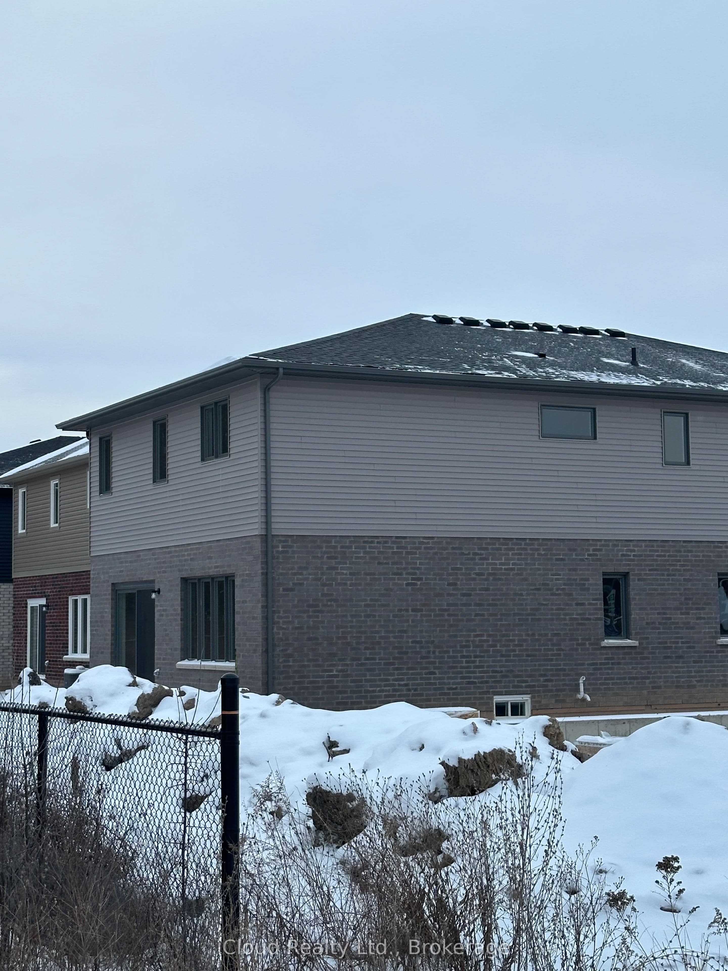 5 Wilson Court, Thorold, ON L2V 4Z8