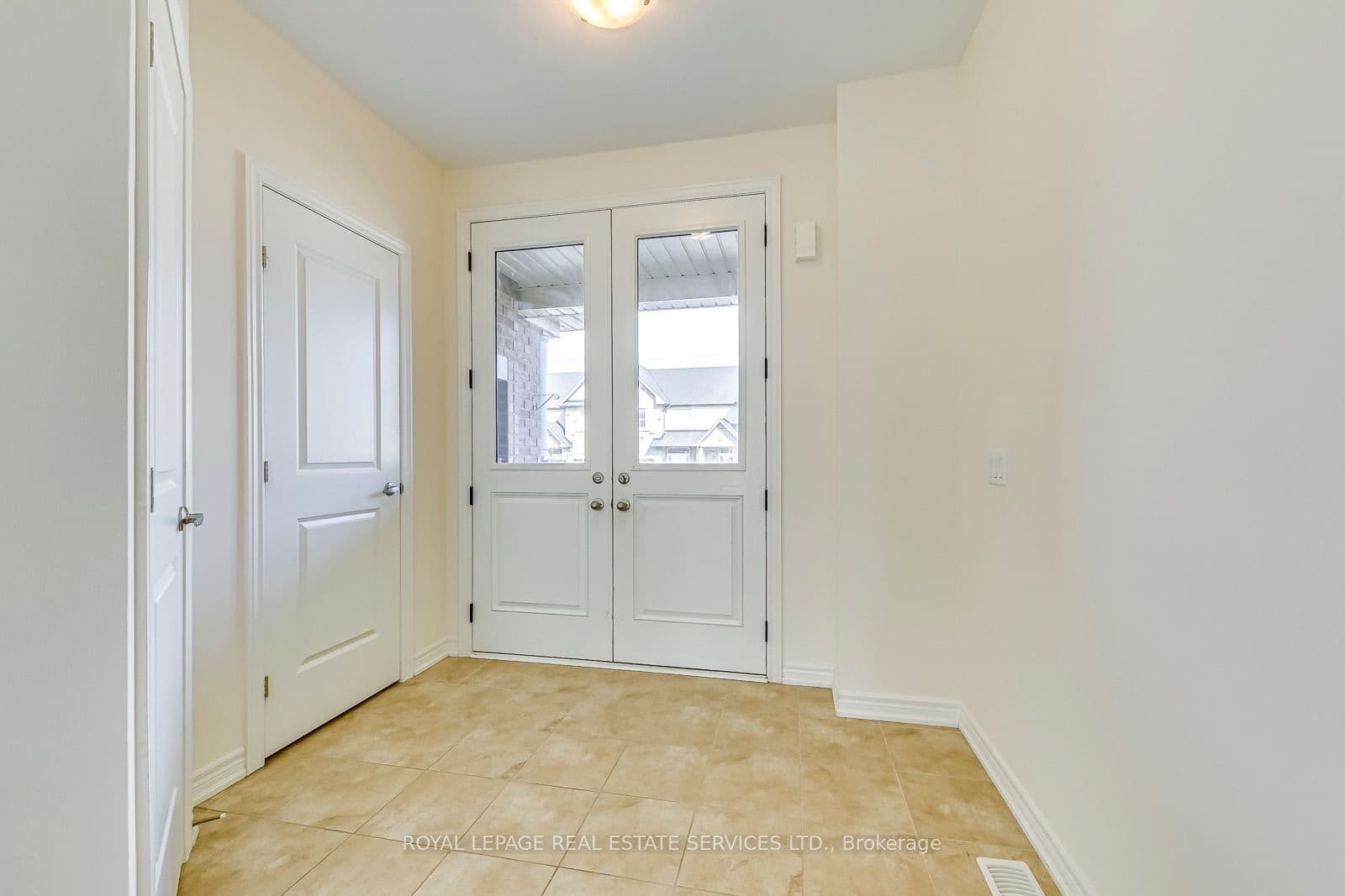 22 Callon Drive, Hamilton, ON L9K 3K9