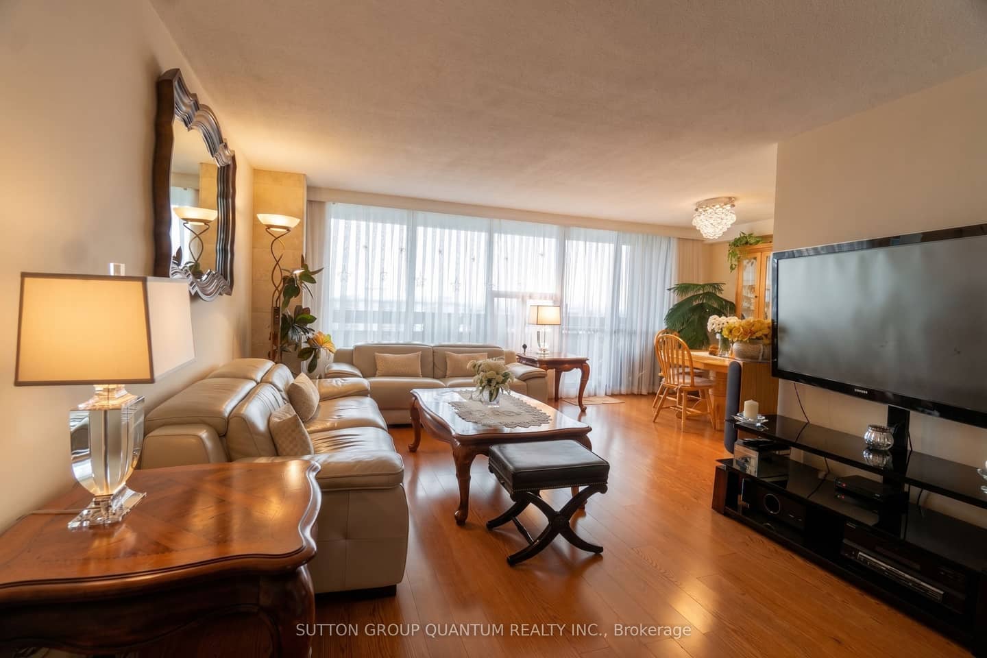 11 Wincott Drive 1810, Toronto, ON M9R 2R9