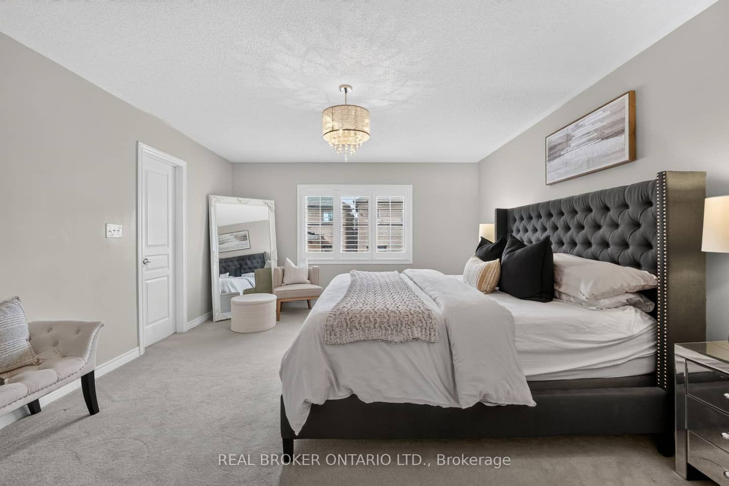 3231 Stoney Crescent, Mississauga, ON L5M 0V4