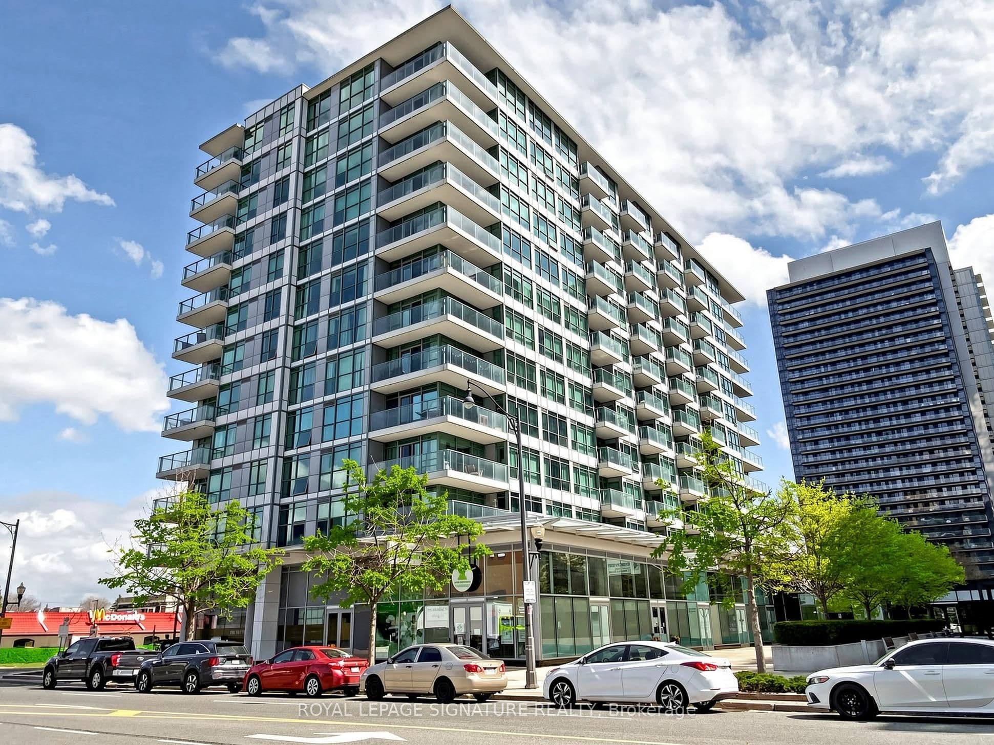15 Singer Court 1211, Toronto, ON M2K 0B1