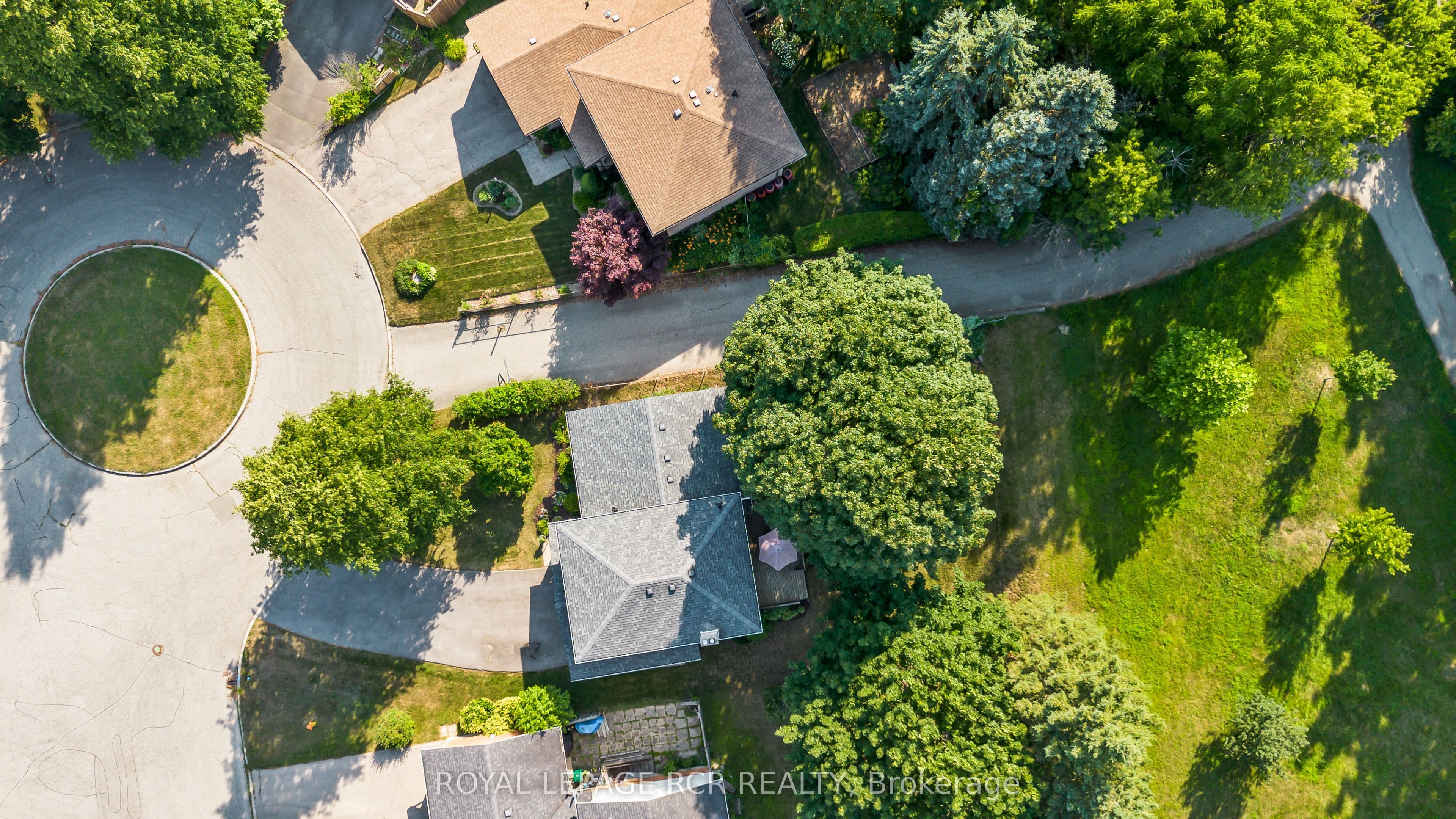 137 White Pine Crescent, Waterloo, ON N2V 1B3