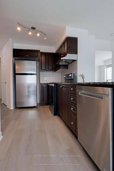 60 Fairfax Crescent 409, Toronto, ON M1L 0E1