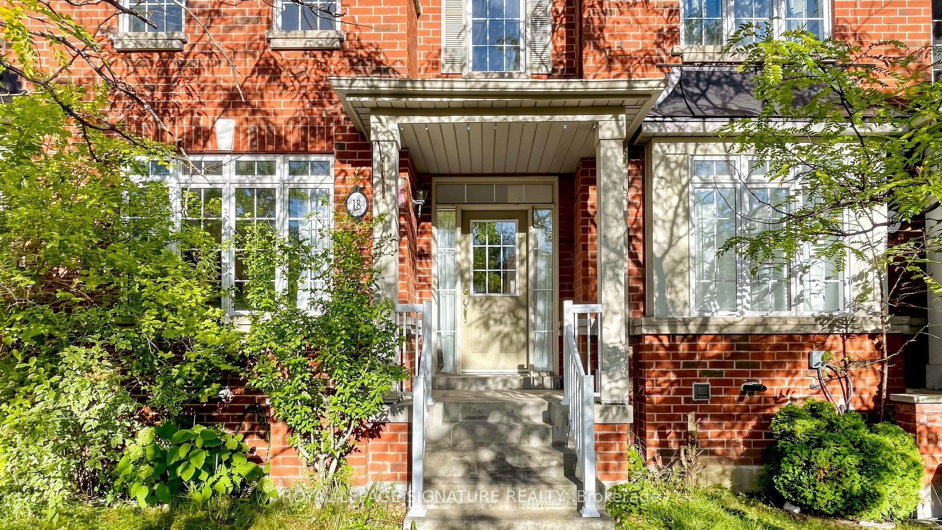 18 Montagues Lane, Markham, ON L6B 0A3