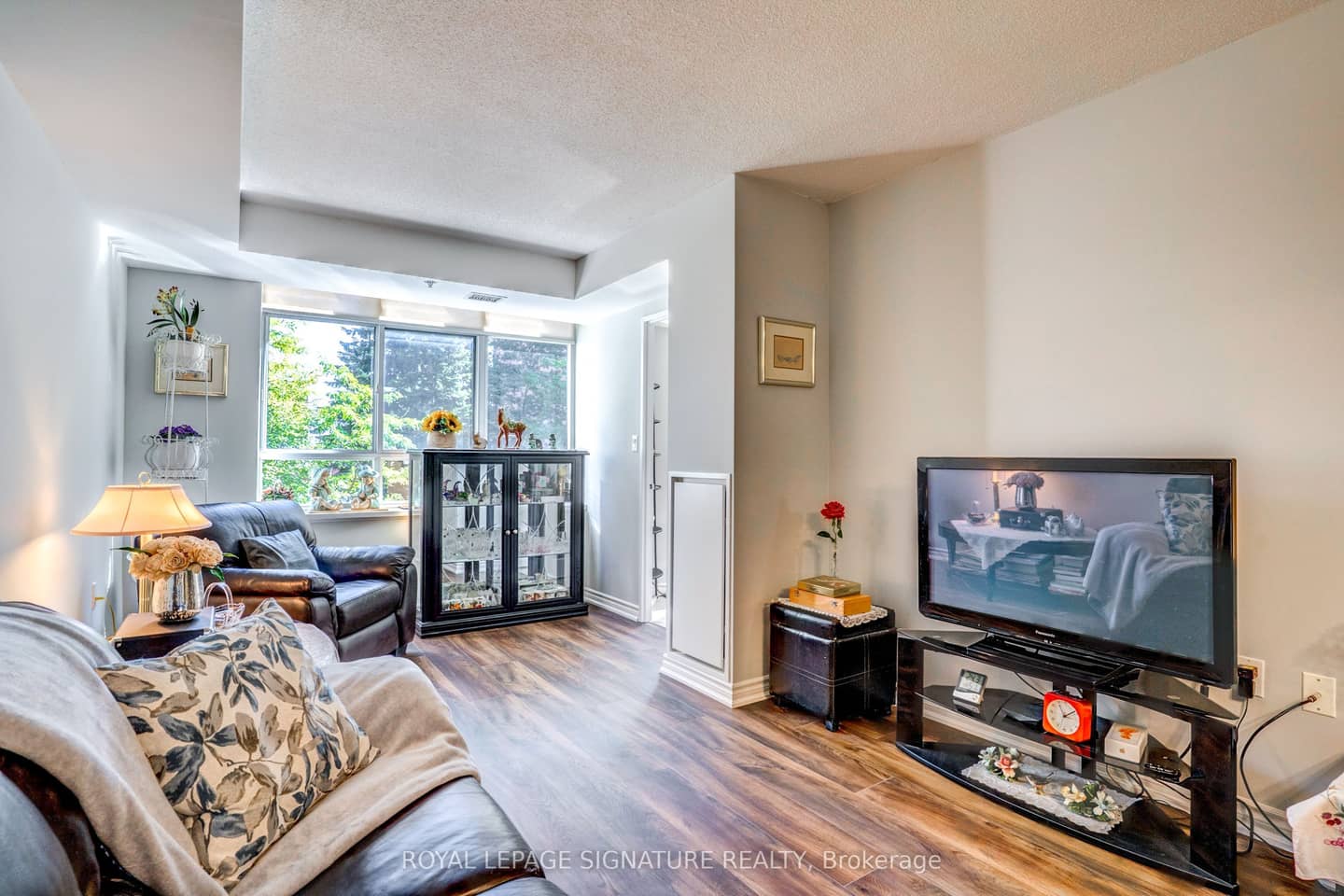 115 Bonis Avenue 203, Toronto, ON M1T 3S4