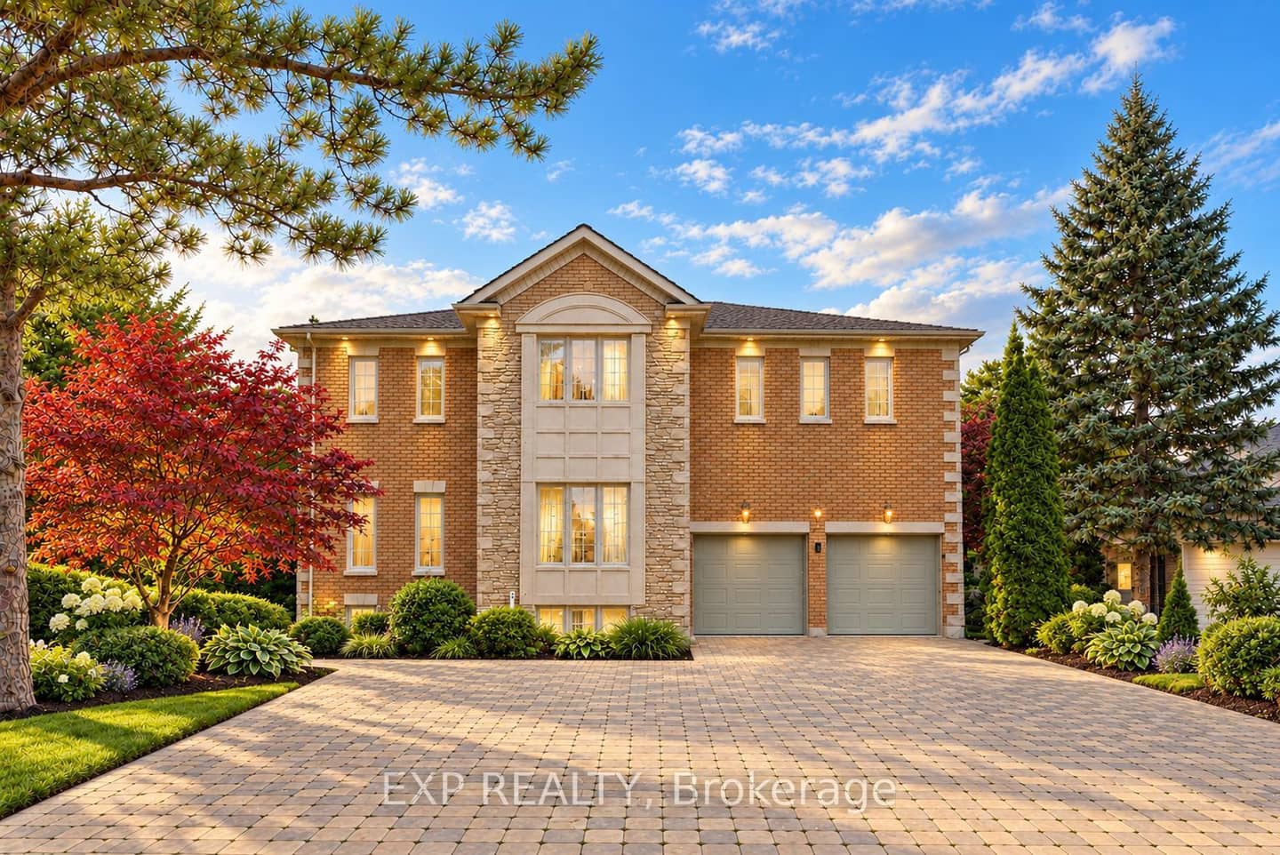 2 Shallmar Gardens, Richmond Hill, ON L4B 3G4