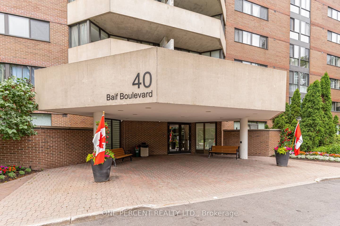 40 Baif Boulevard 302, Richmond Hill, ON L4C 5M9