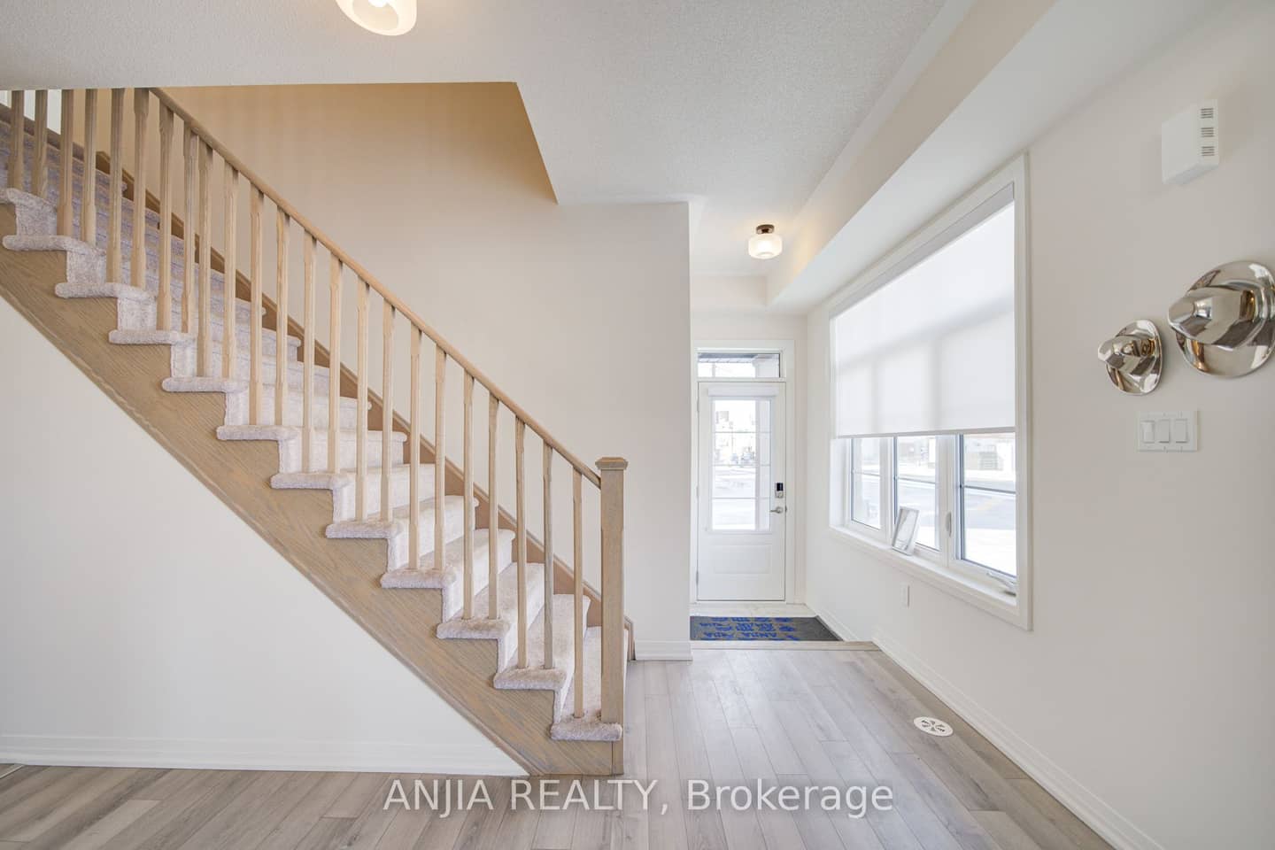 111 Carneros Way, Markham, ON L6B 1R2