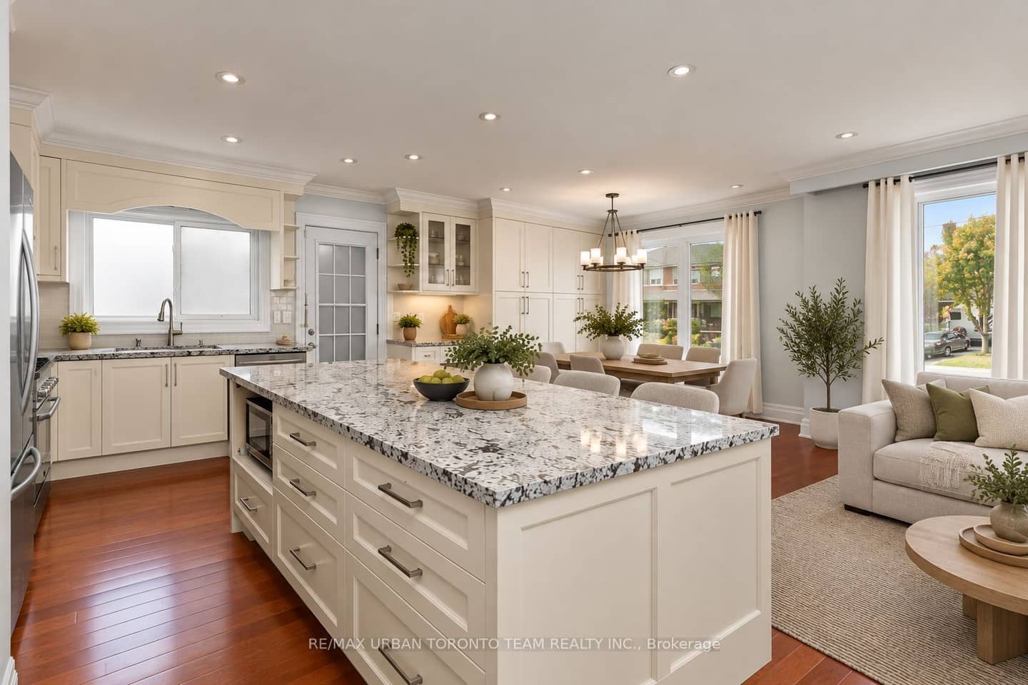 23 Wishart Place, Toronto, ON M3L 1P9