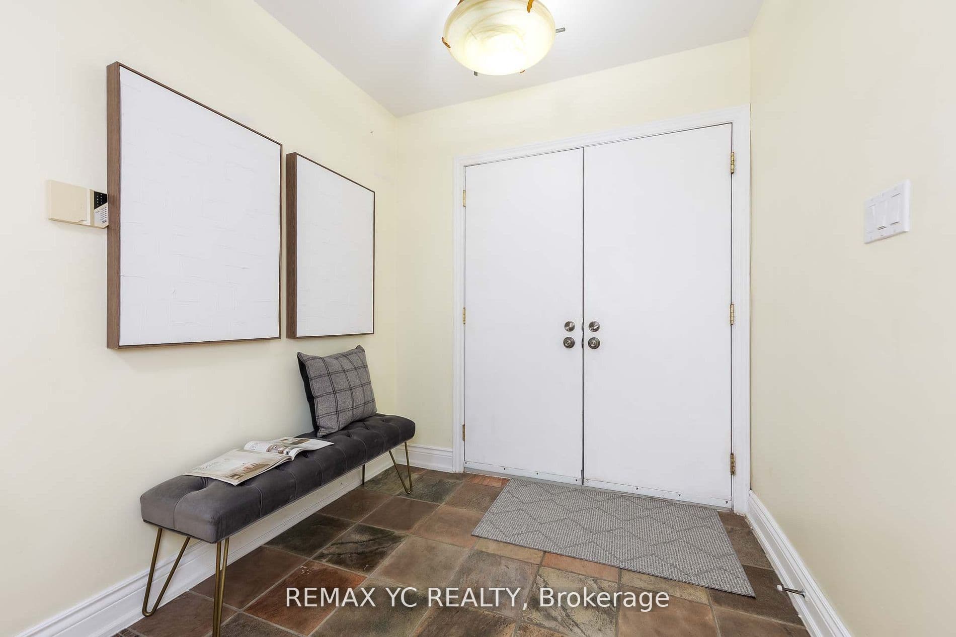 18 Mullet Road, Toronto, ON M2M 2A6